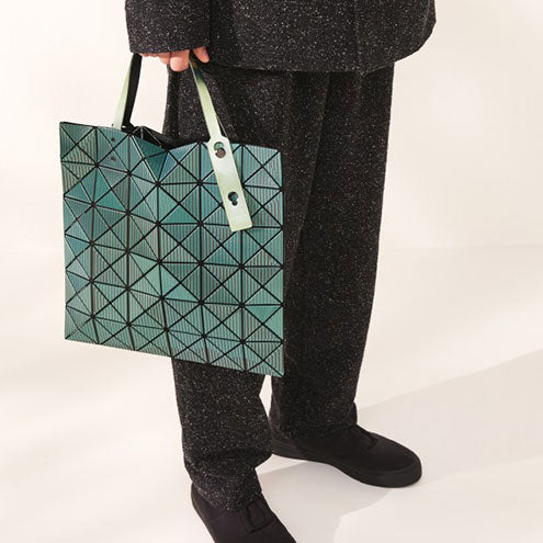 アイテムのご紹介「STREAK」 – isseymiyake.com