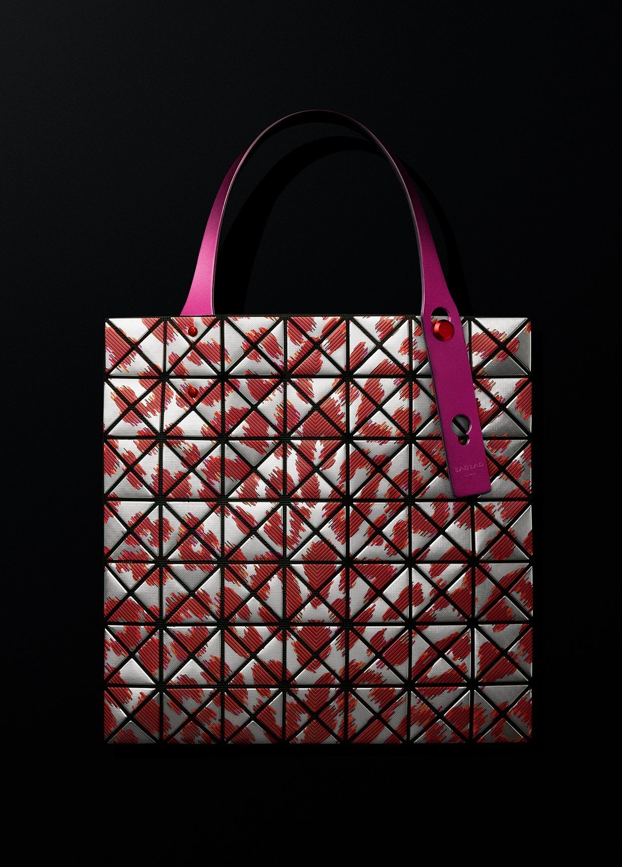BAO BAO ISSEY MIYAKE LOOK 24 – isseymiyake.com