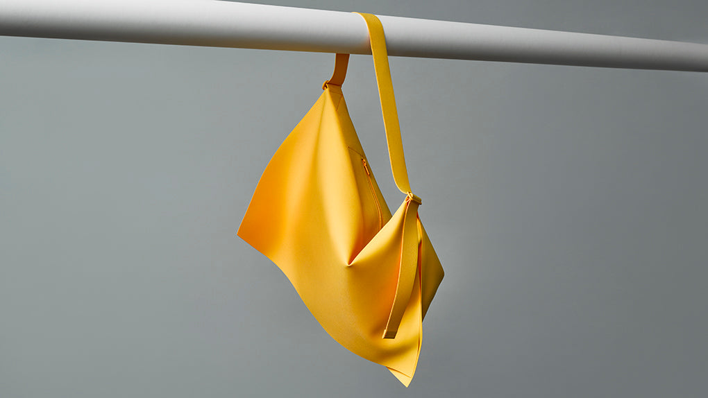 バッグ GOOD GOODS ISSEY MIYAKE ROLL GOOD GOODS ISSEY MIYAKE アイテムシリーズ ROLL – isseymiyake.com