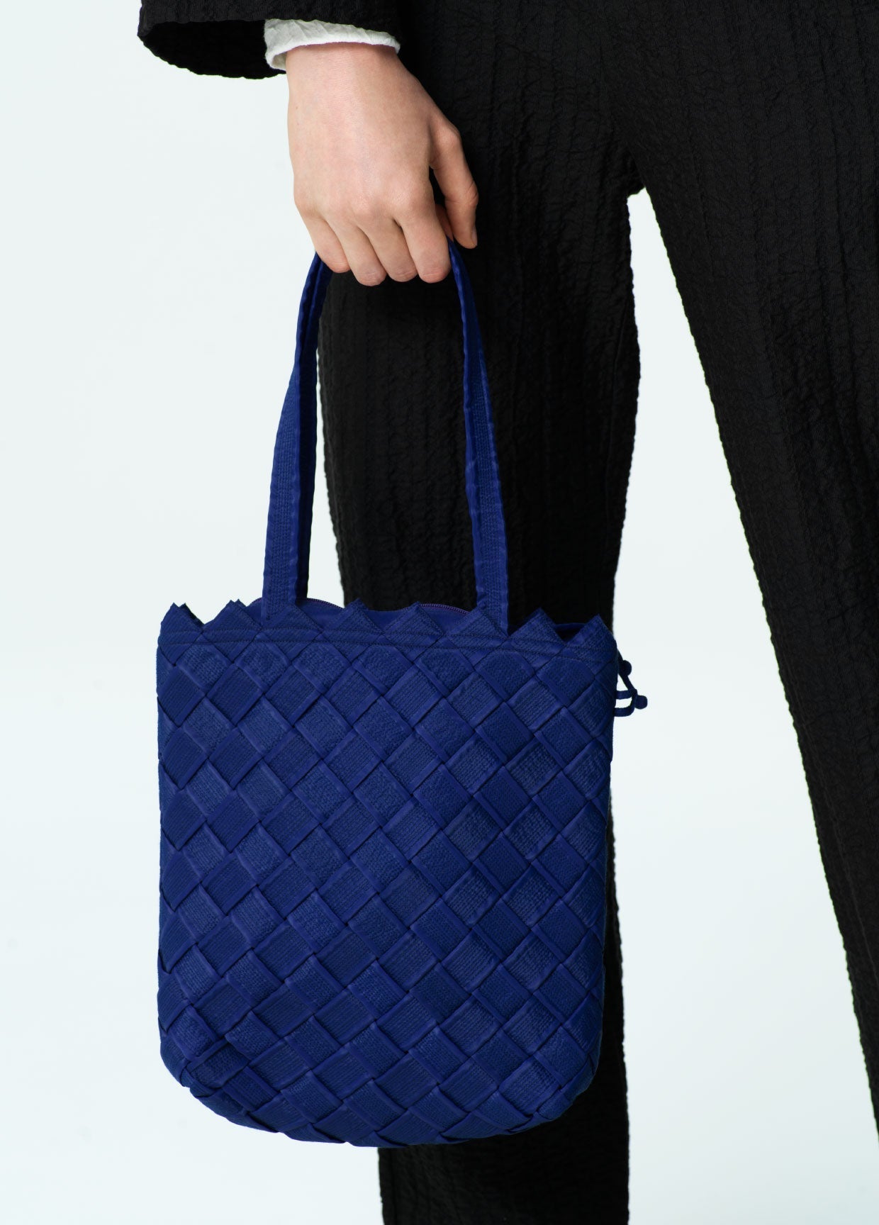 HaaT LOOK 29 – isseymiyake.com