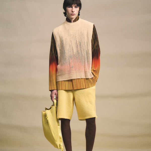 アイテムのご紹介「BRUSH CLOSE-UP KNIT」 – isseymiyake.com