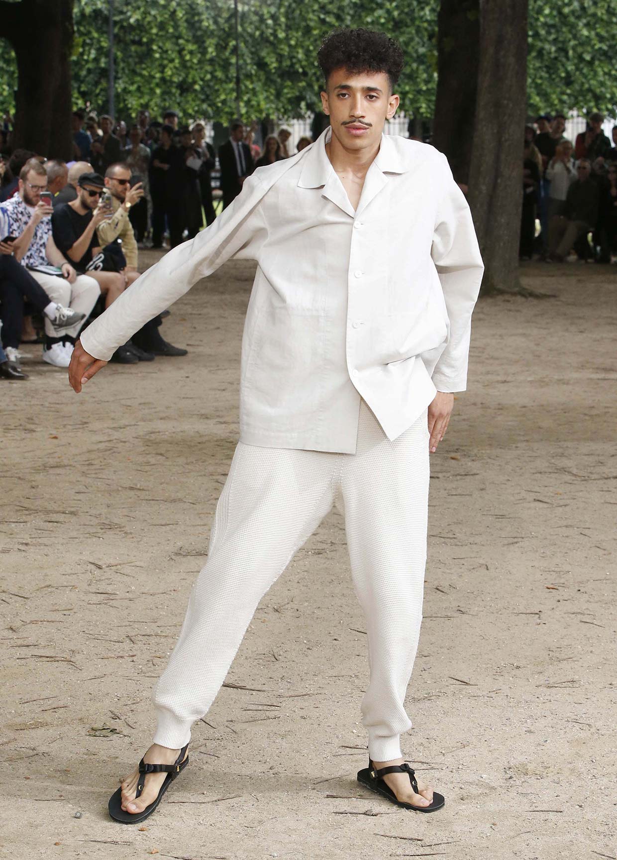 HOMME PLISSÉ ISSEY MIYAKE SPRING SUMMER 2020 コレクション 24 HOMME PLISSÉ ISSEY MIYAKE SPRING SUMMER 2020 コレクション 24