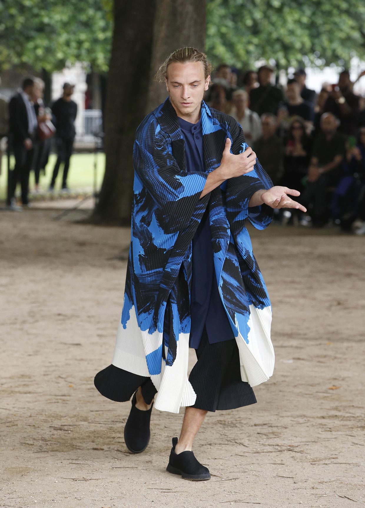 HOMME PLISSÉ ISSEY MIYAKE SPRING SUMMER 2020 コレクション 27