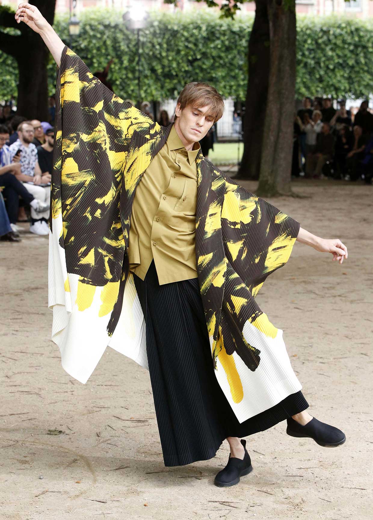 HOMME PLISSÉ ISSEY MIYAKE SPRING SUMMER 2020 コレクション 29