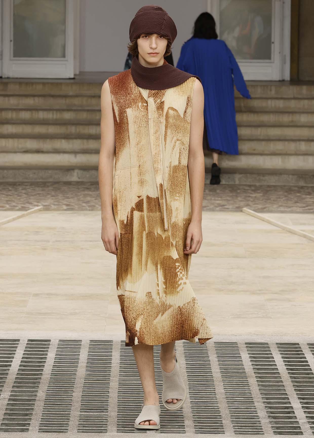 ISSEY MIYAKEスパッツ ISSEY MIYAKE AUTUMN WINTER 2023/24 コレクション 02