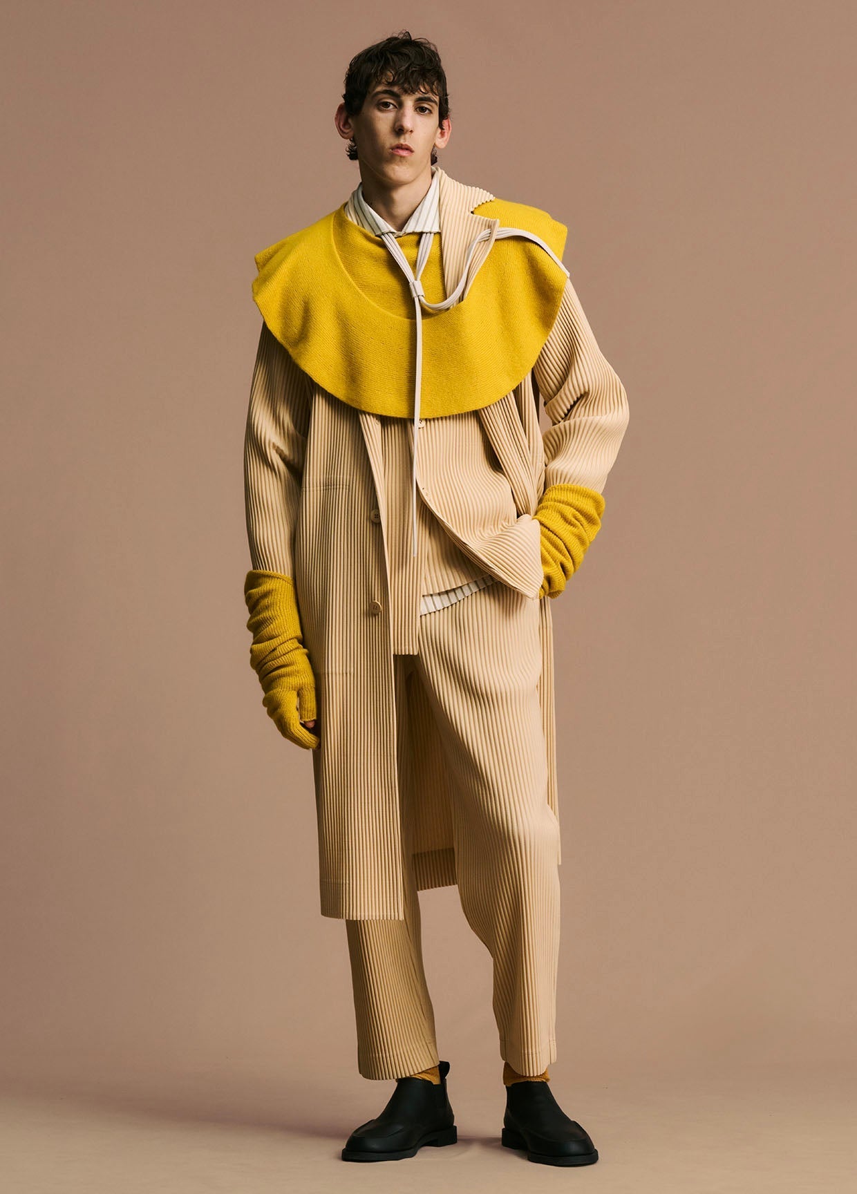 HOMME PLISSÉ ISSEY MIYAKE LOOK 34 – isseymiyake.com