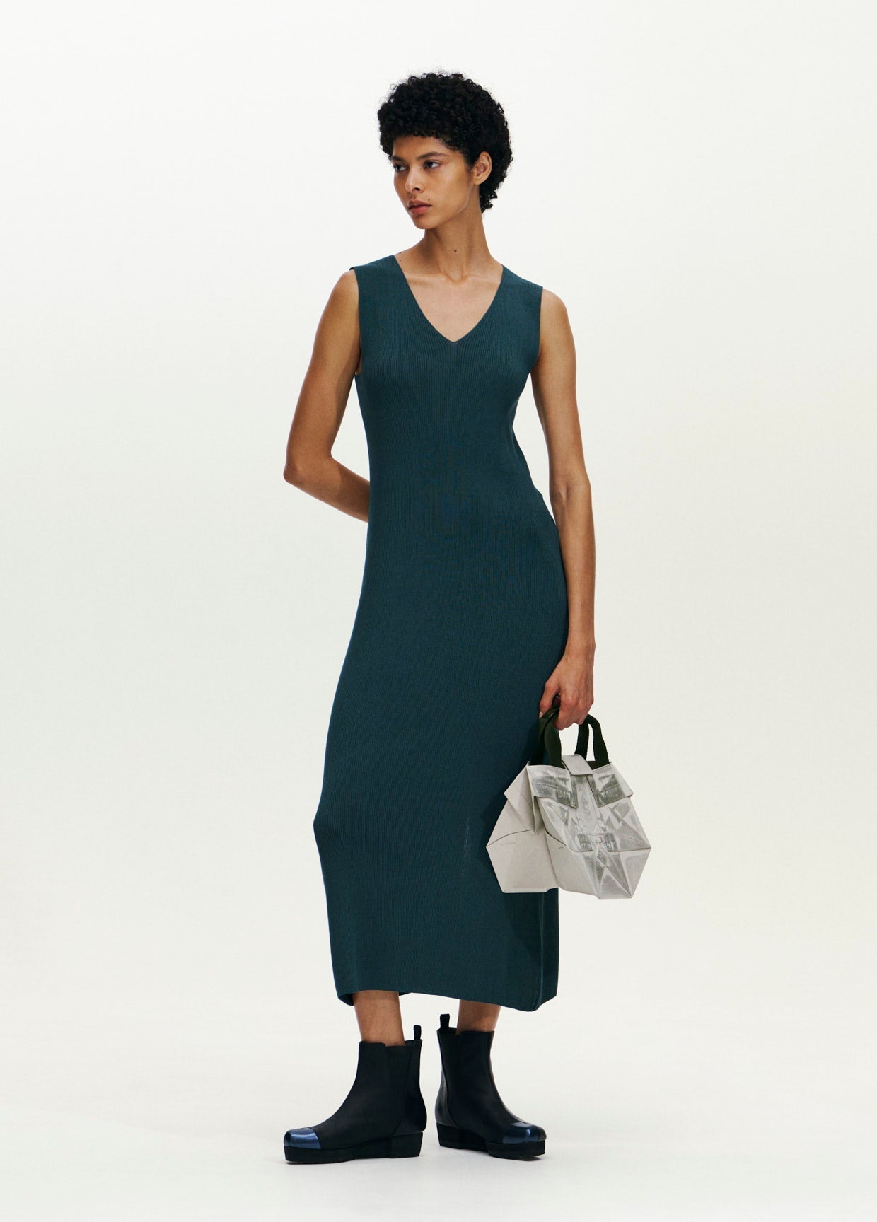 132 5. ISSEY MIYAKE LOOK 06 – isseymiyake.com