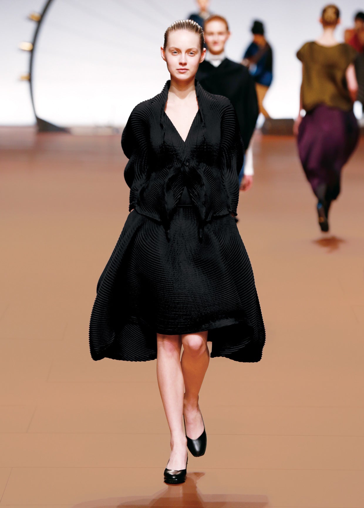 ISSEY MIYAKE AUTUMN WINTER 2014 コレクション 35 – isseymiyake.com