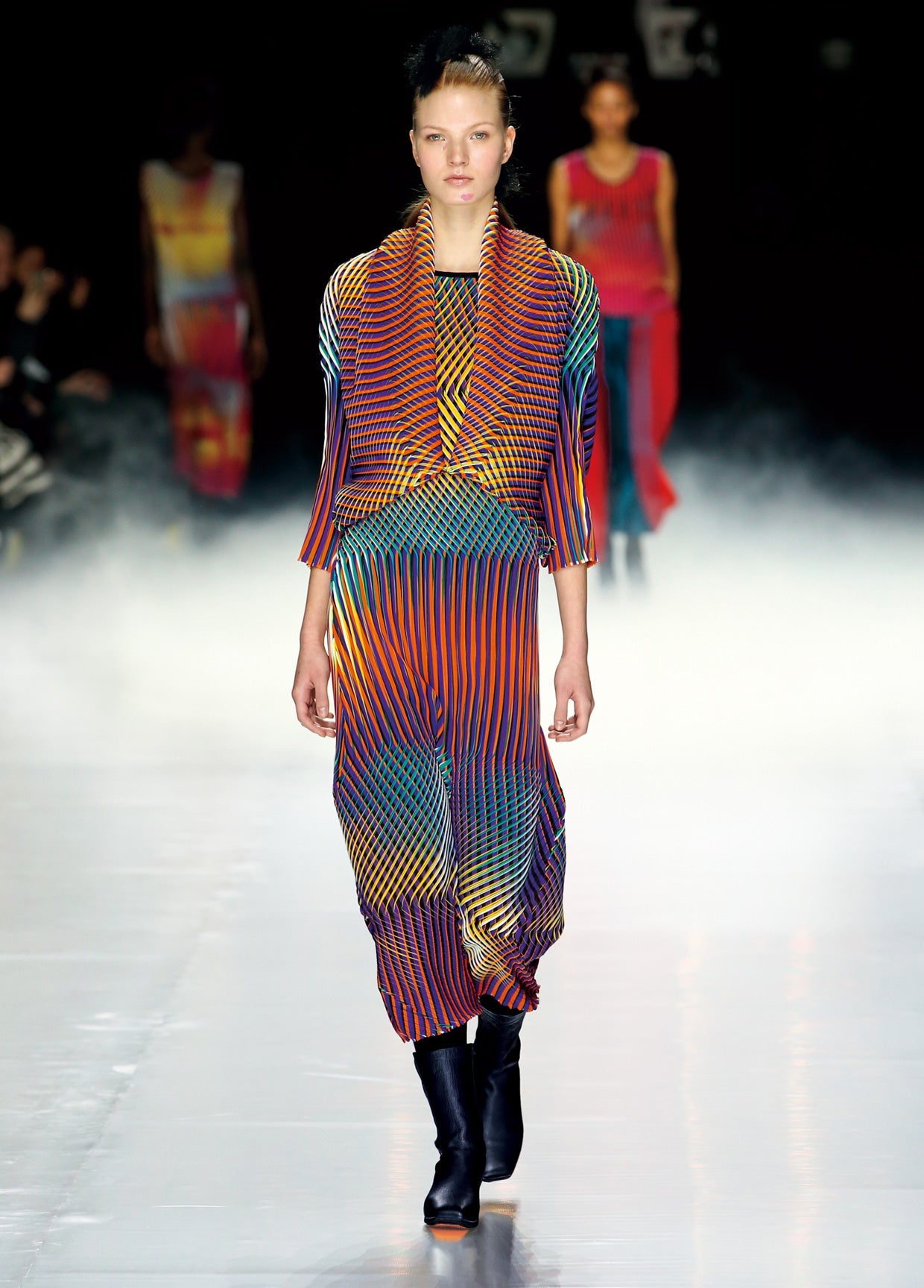 ISSEY MIYAKE AUTUMN WINTER 2016 コレクション04 – isseymiyake.com