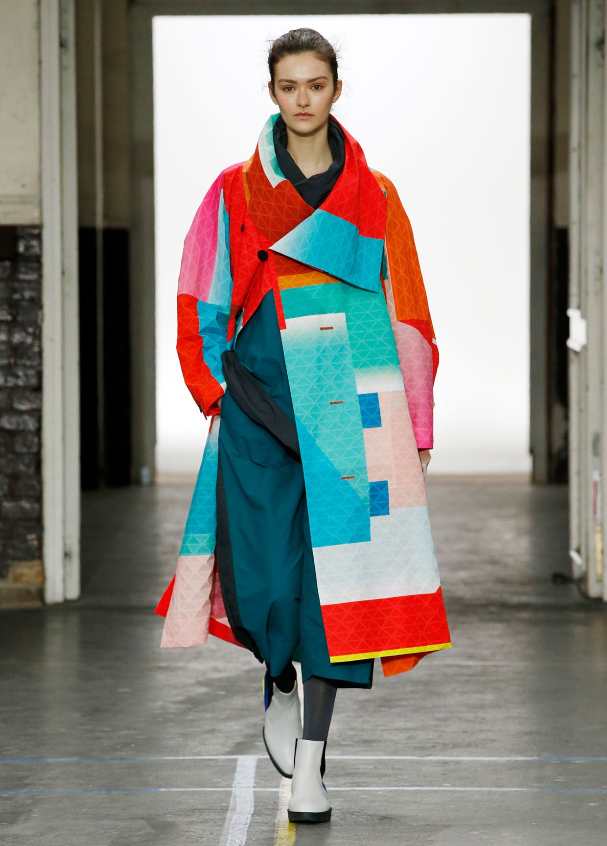 ISSEY MIYAKE AUTUMN WINTER 2019 コレクション31 – isseymiyake.com
