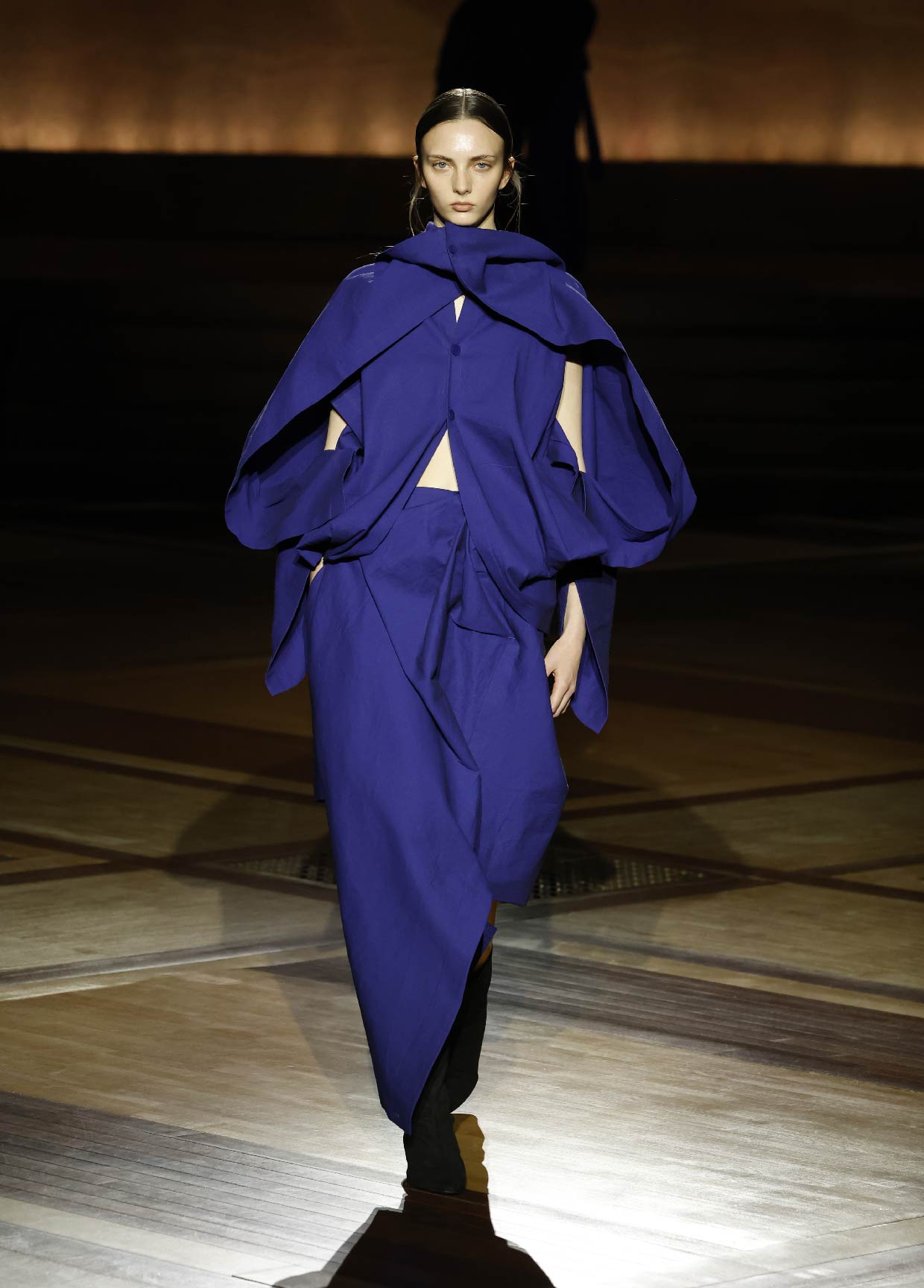 ISSEY MIYAKE AUTUMN WINTER 2024/25 コレクション 06 – isseymiyake.com