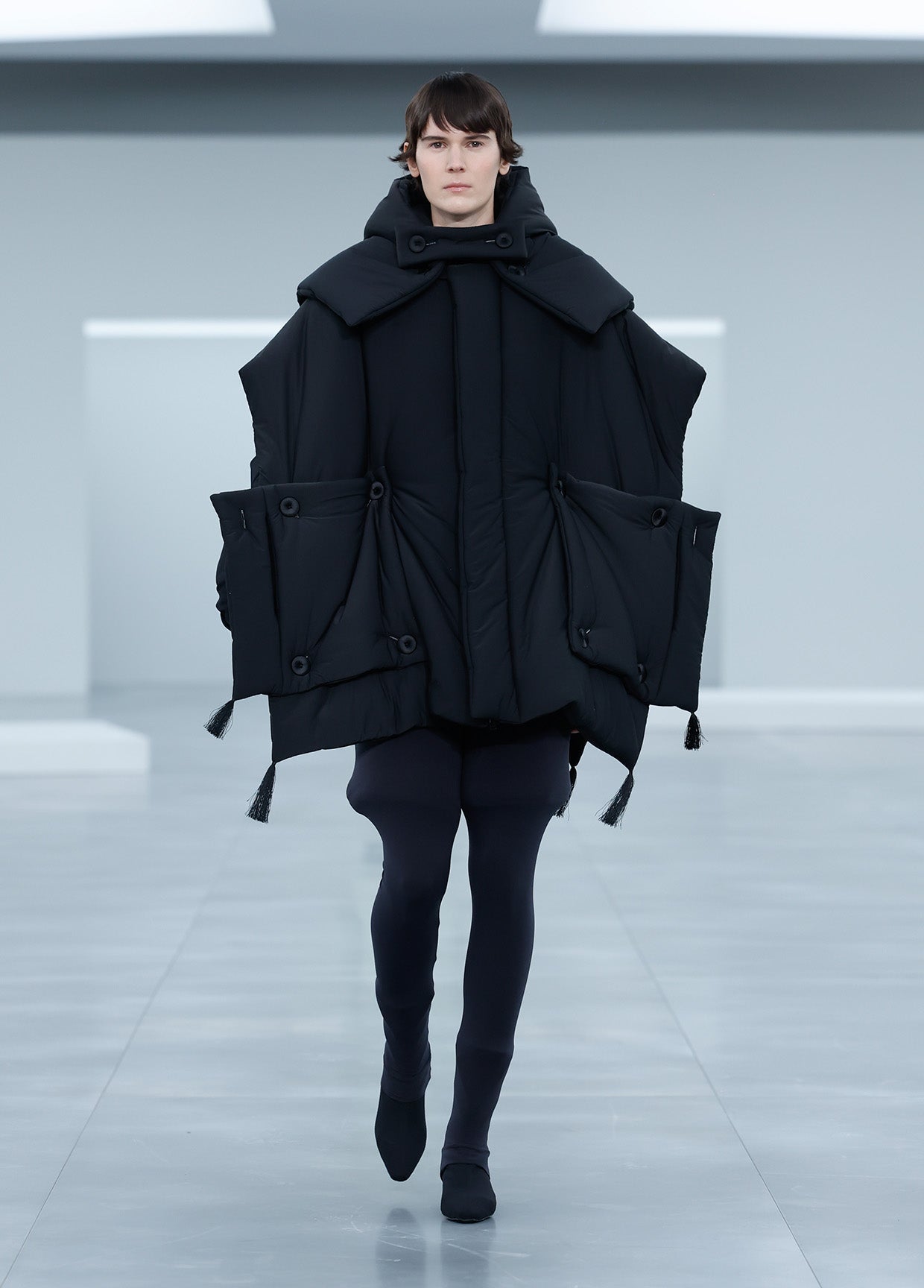 ISSEY MIYAKE AUTUMN WINTER 2025/26 コレクション 37 – isseymiyake.com
