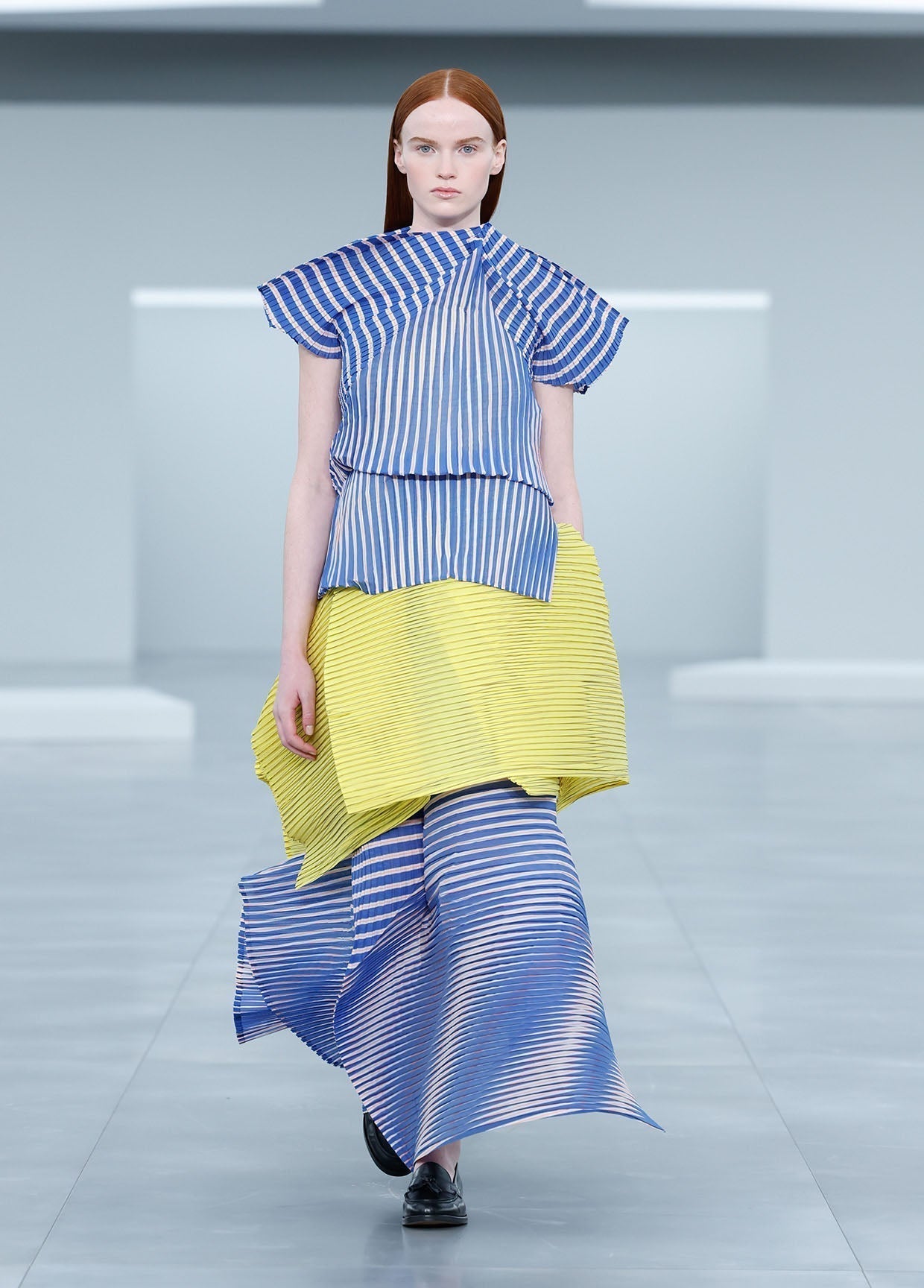 ISSEY MIYAKE AUTUMN WINTER 2025/26 コレクション 44 – isseymiyake.com