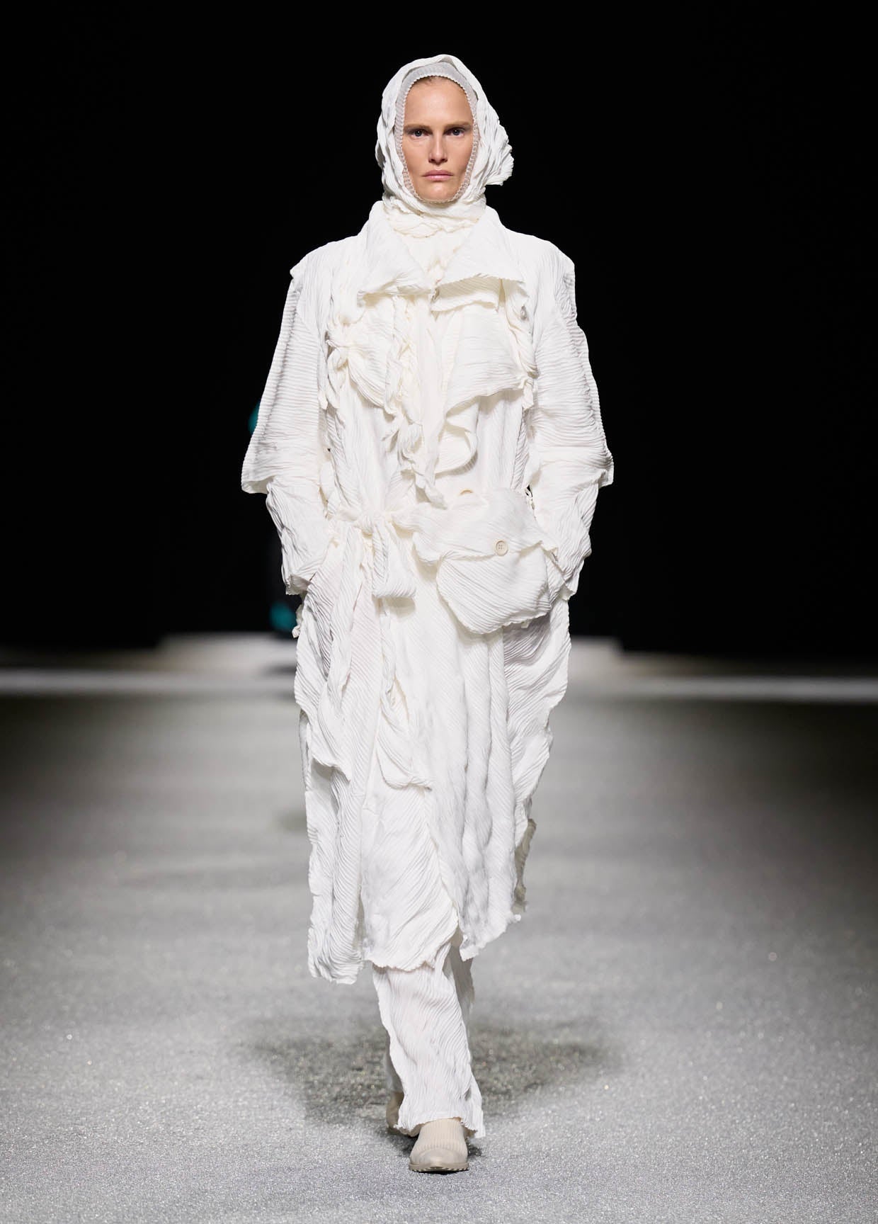 ISSEY MIYAKE AUTUMN WINTER 2026/27 コレクション 29 – isseymiyake.com