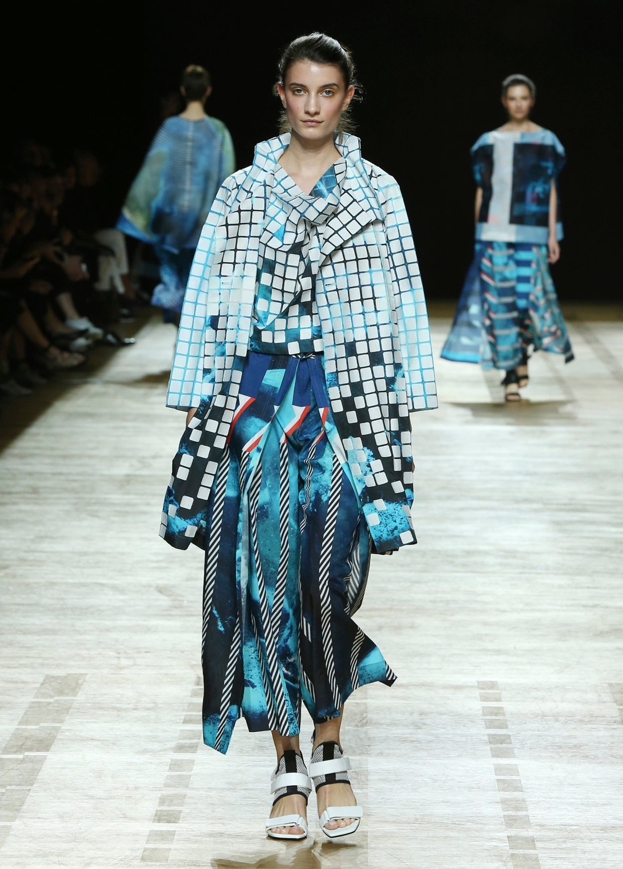 ISSEY MIYAKEコレクションサマーセーター新品未使用 ISSEY MIYAKE SPRING SUMMER 2018 コレクション26 – isseymiyake.com