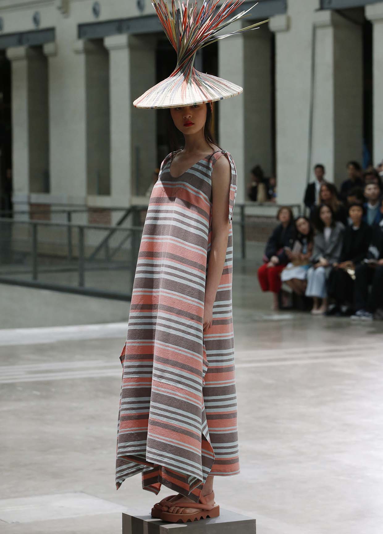 ISSEY MIYAKE SPRING SUMMER 2020 コレクション 52 – isseymiyake.com