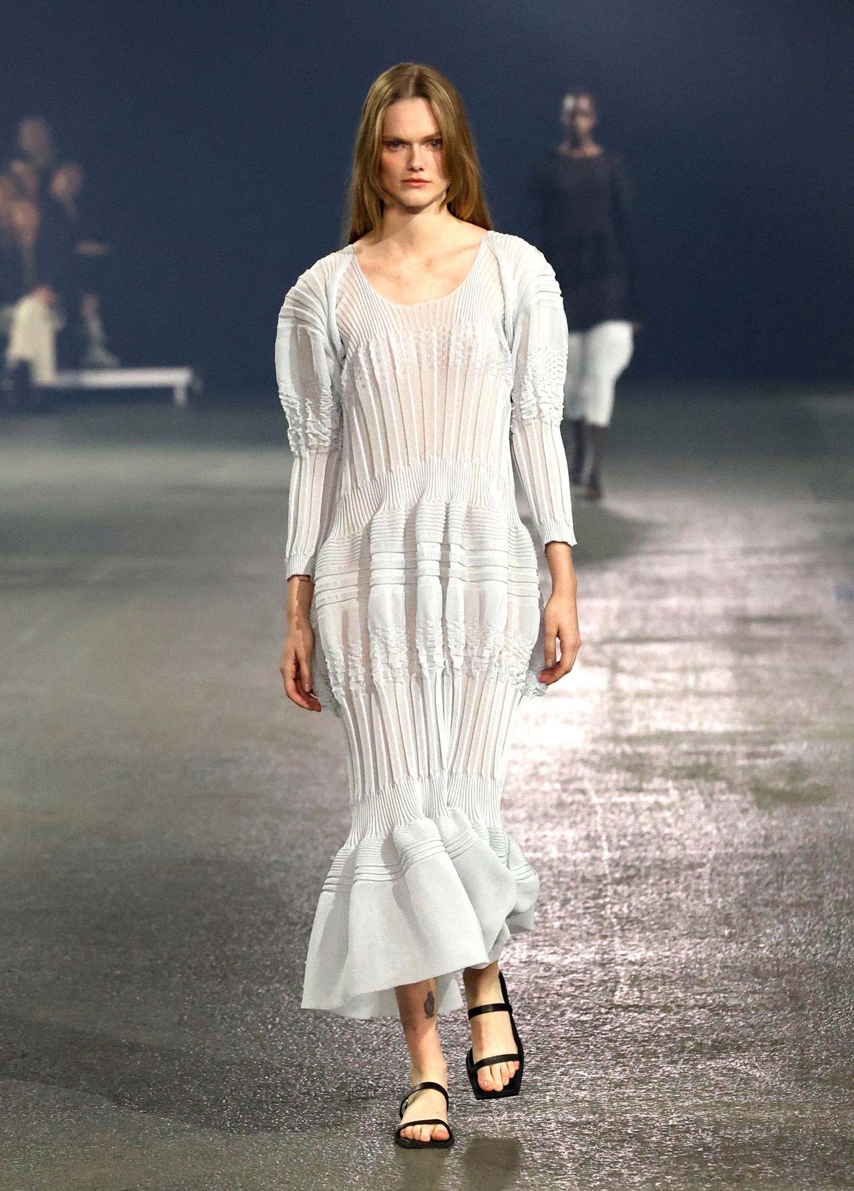 ISSEY MIYAKE SPRING SUMMER 2023 コレクション45 – isseymiyake.com
