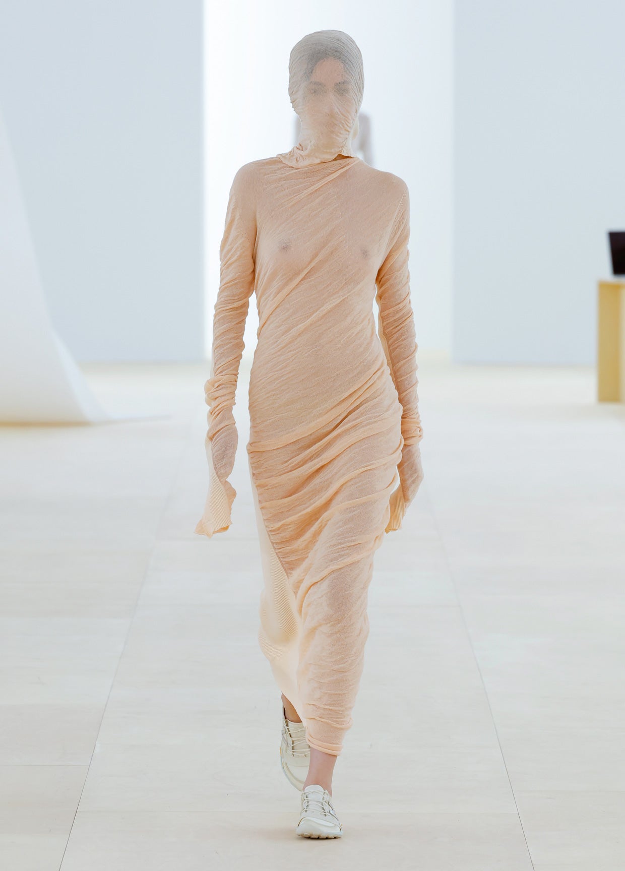 ISSEY MIYAKE SPRING SUMMER 2024 コレクション 02 – isseymiyake.com