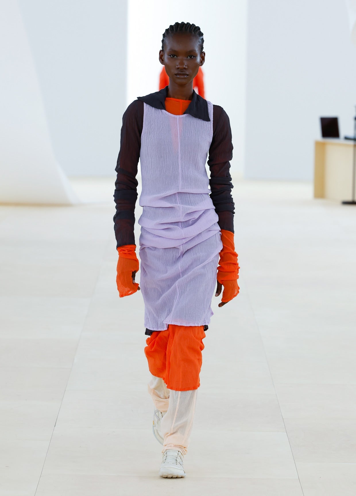 me by ISSEY MIYAKE 2024 SS ノースリーブ 未使用 ISSEY MIYAKE SPRING SUMMER 2024 コレクション 08 – isseymiyake.com