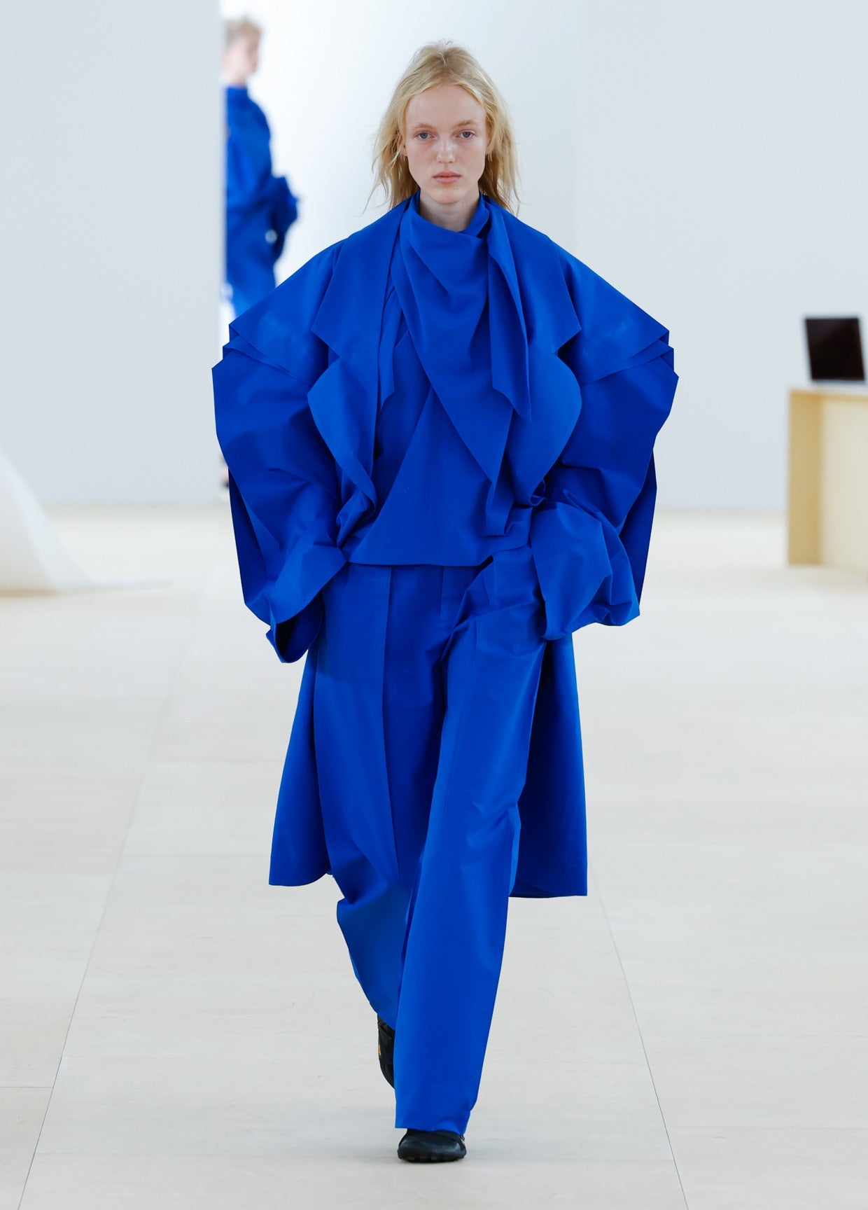 ISSEY MIYAKE SPRING SUMMER 2024 コレクション 24 – isseymiyake.com