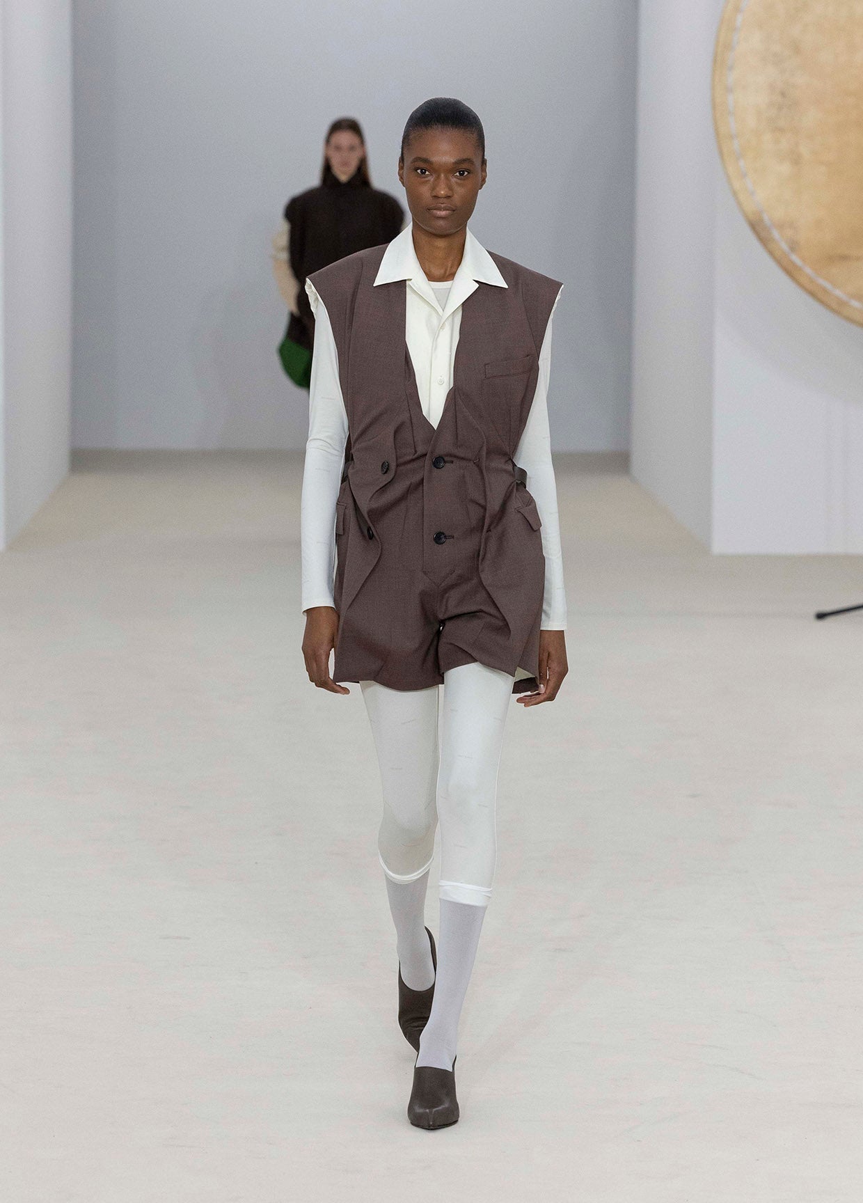 ISSEY MIYAKE ジャケットとパンツセット ISSEY MIYAKE SPRING SUMMER 2026 コレクション 26 – isseymiyake.com