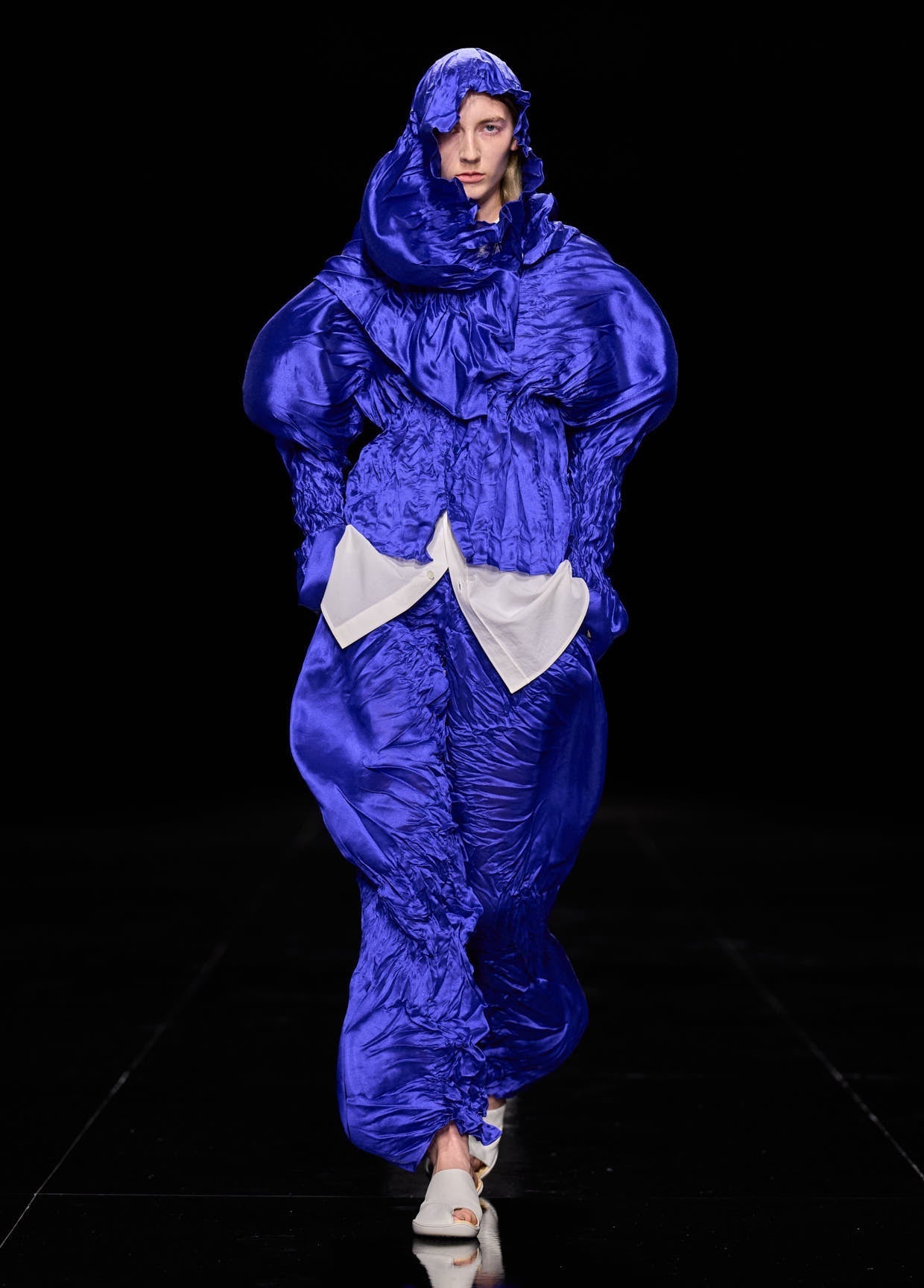 ISSEY MIYAKE SPRING SUMMER 2027 コレクション 24 – isseymiyake.com
