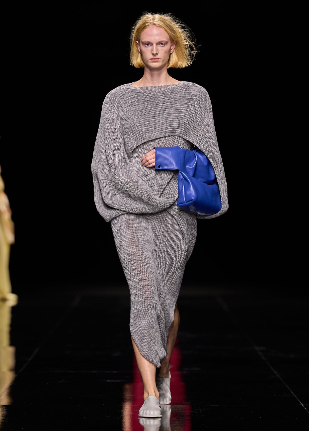 ISSEY MIYAKE SPRING SUMMER 2027 コレクション 35 – isseymiyake.com