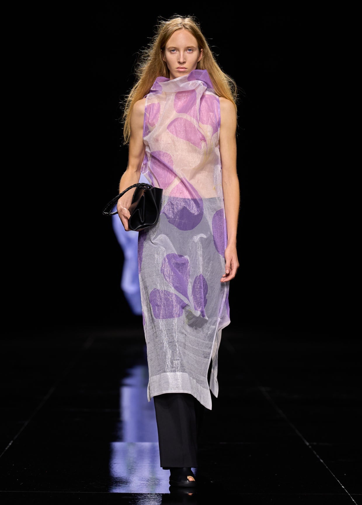 ISSEY MIYAKE SPRING SUMMER 2027 コレクション 45 – isseymiyake.com