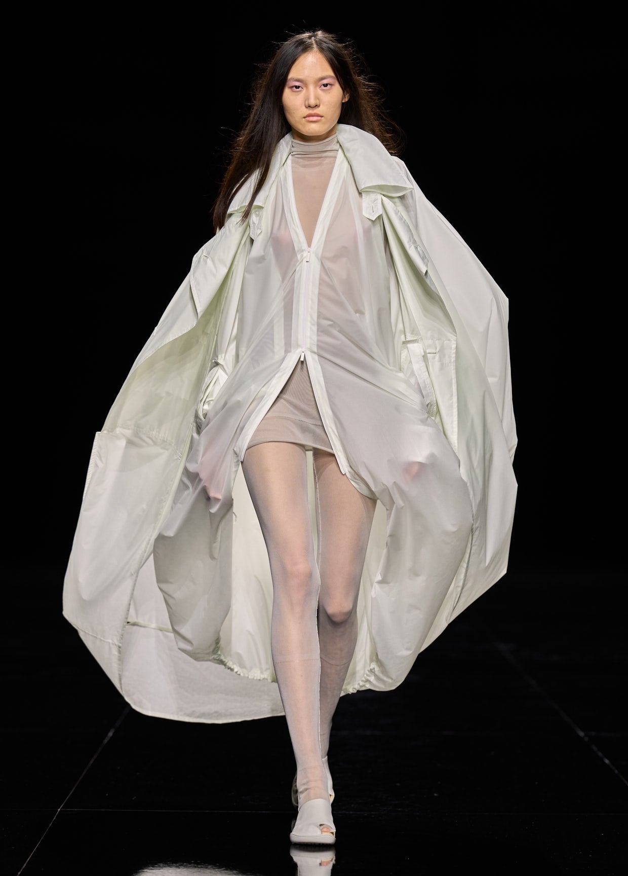 ISSEY MIYAKE SPRING SUMMER 2027 コレクション 54 – isseymiyake.com