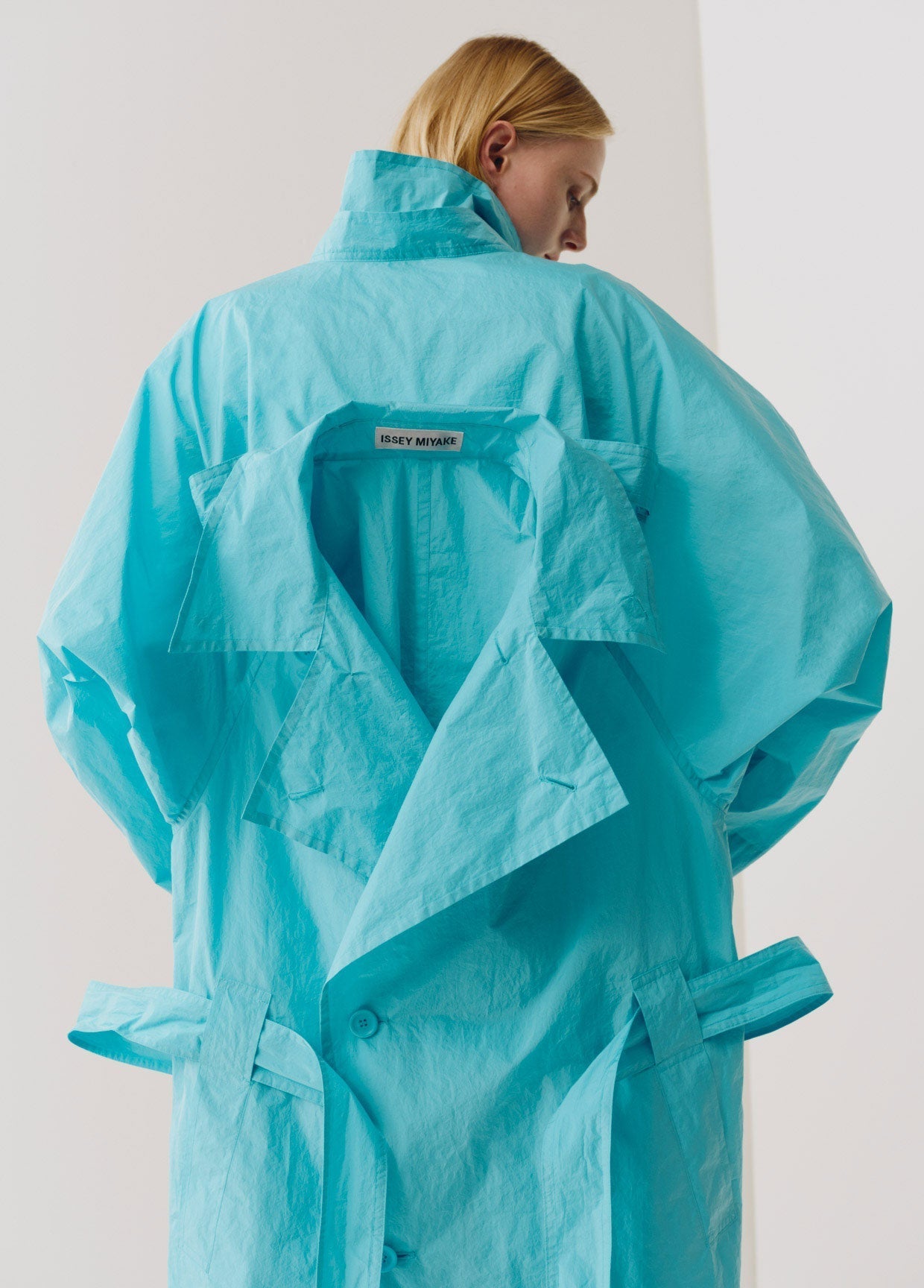 ISSEY MIYAKE LOOK 17 – isseymiyake.com