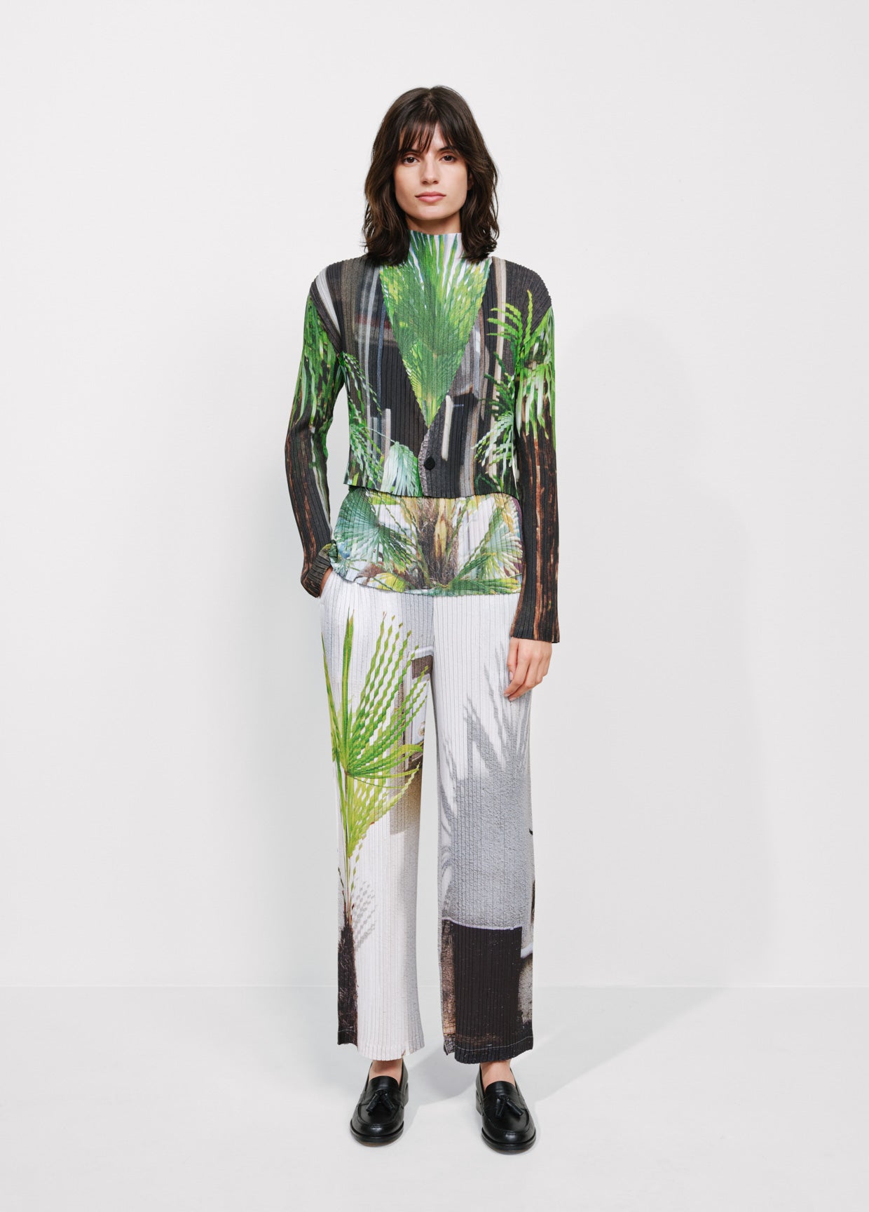 ISSEY MIYAKE LOOK 38 – isseymiyake.com