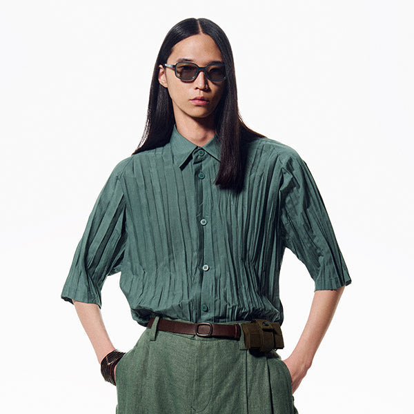 ISSEY MIYAKE プリーツ 立体フリル シャツ アイテムのご紹介「WRINKLE SHIRT」 – isseymiyake.com