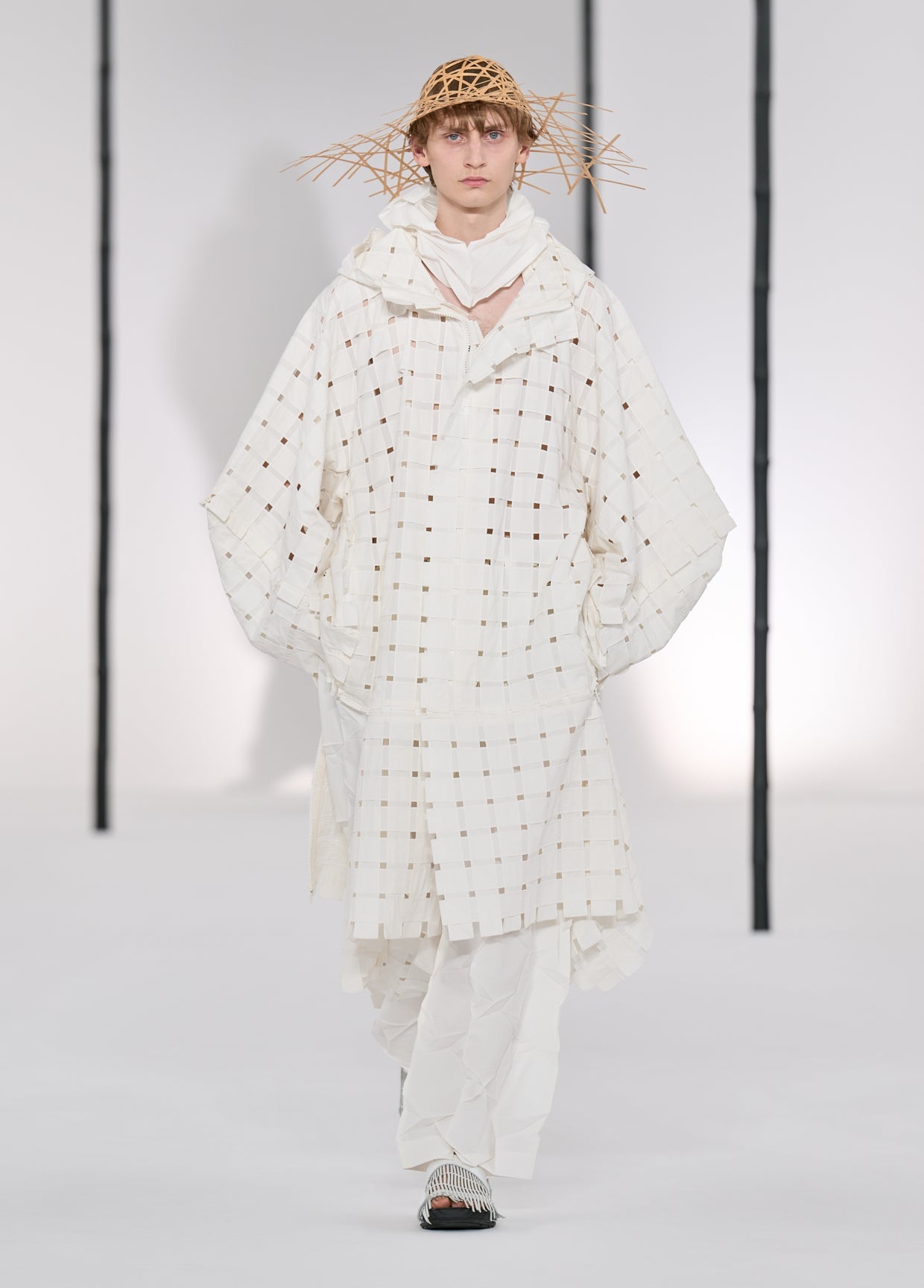 IM MEN SPRING SUMMER 2027 コレクション 11 – isseymiyake.com