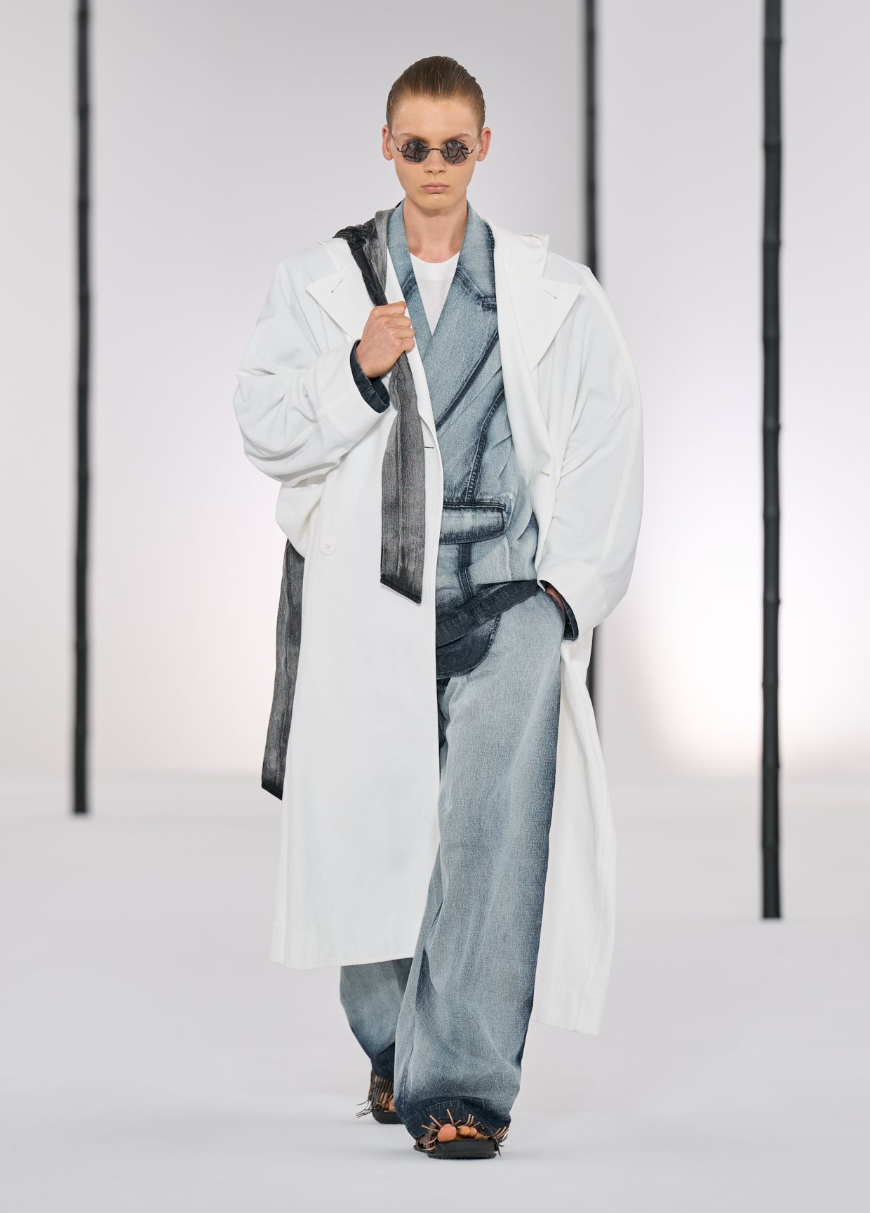 IM MEN SPRING SUMMER 2027 コレクション 15 – isseymiyake.com
