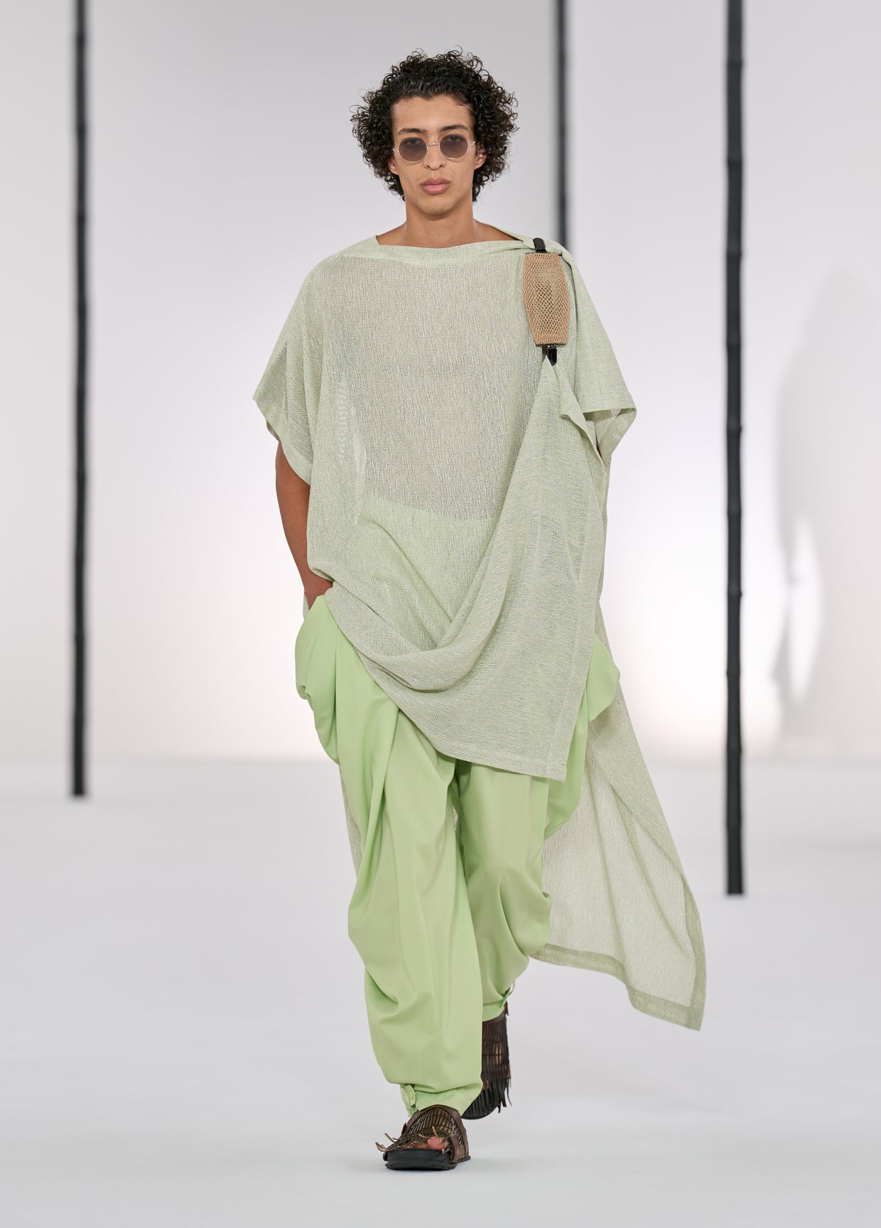 IM MEN SPRING SUMMER 2027 コレクション 35 – isseymiyake.com
