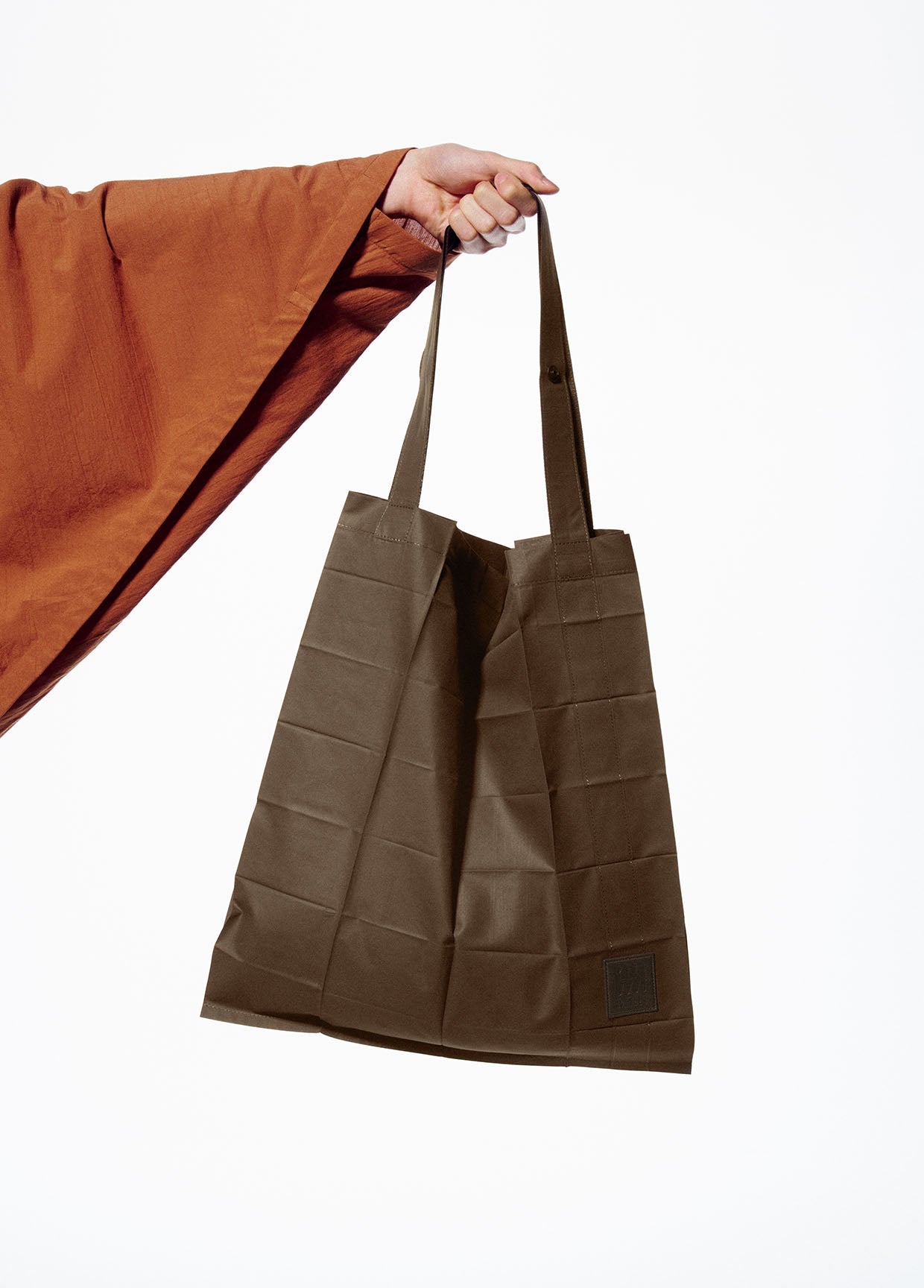 IM MEN PATPATA アイムメン　トートバッグ　イッセイミヤケ アイテムのご紹介「PATA PATA」 – isseymiyake.com