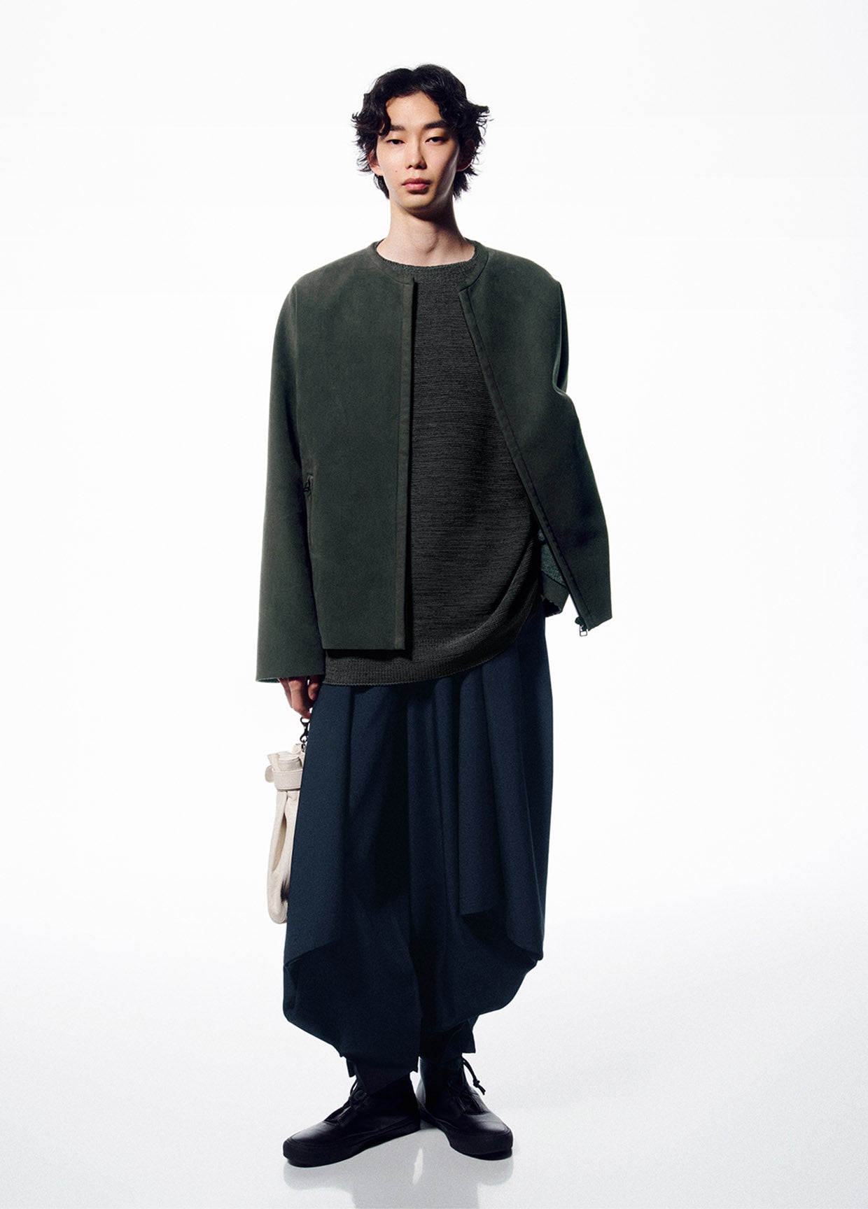 IM MEN LOOK 37 – isseymiyake.com