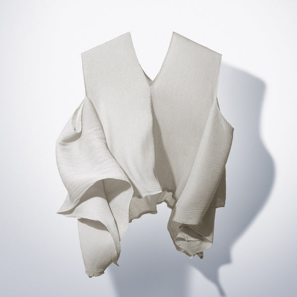 アイテムのご紹介「FLAT SEE-THROUGH CREPE」 – isseymiyake.com