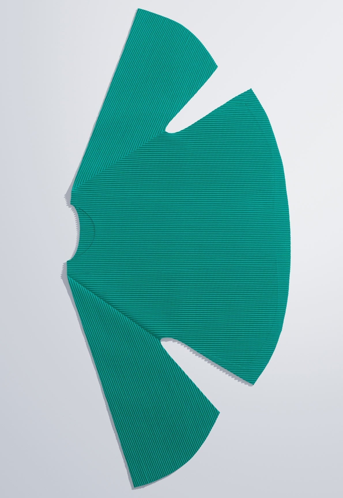 me ISSEY MIYAKE カタログ AW25 36 – isseymiyake.com