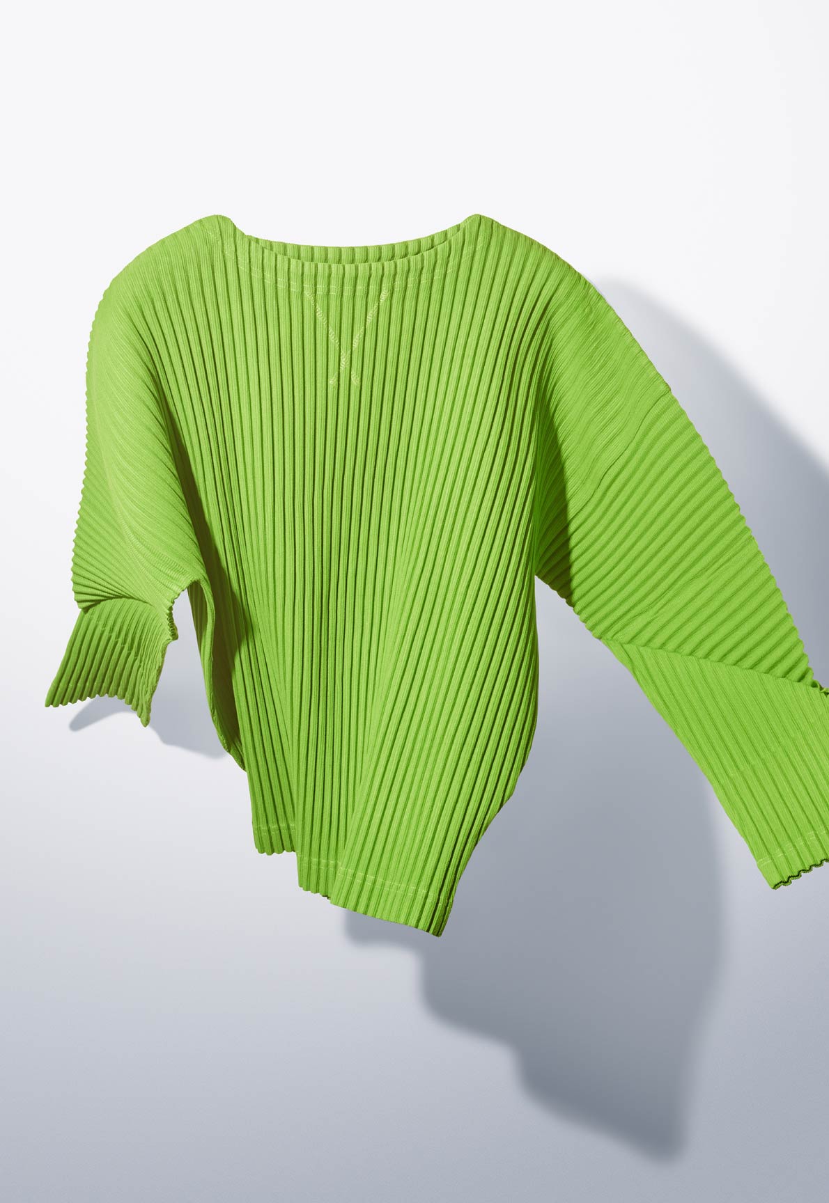 me ISSEY MIYAKE カタログ AW26 21 – isseymiyake.com