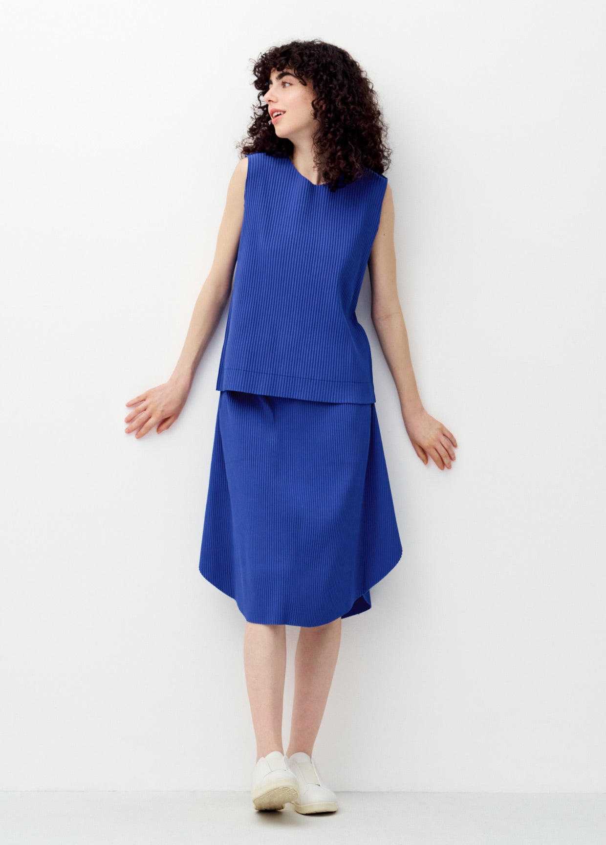 スカート me ISSEY MIYAKE FINE KNIT PLEATS MIX FINE KNIT PLEATS BOTTOM – ISSEY MIYAKE ONLINE STORE