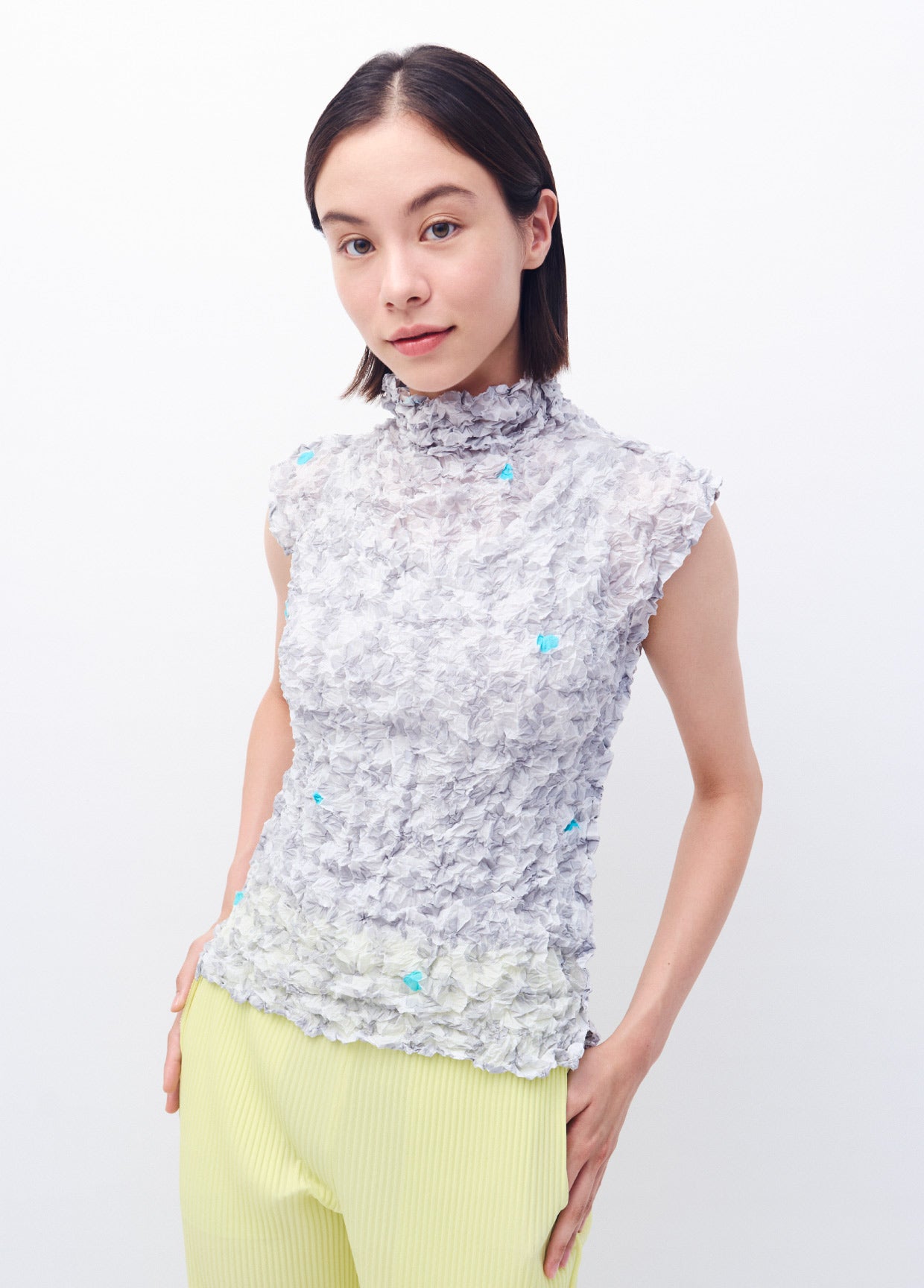me ISSEY MIYAKE LOOK 23 – isseymiyake.com
