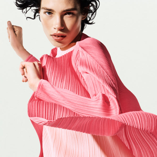 プリーツプリーズMONTHLY MARCH LIGHT PINK 3 アイテムのご紹介「MONTHLY COLORS : MARCH」 – isseymiyake.com