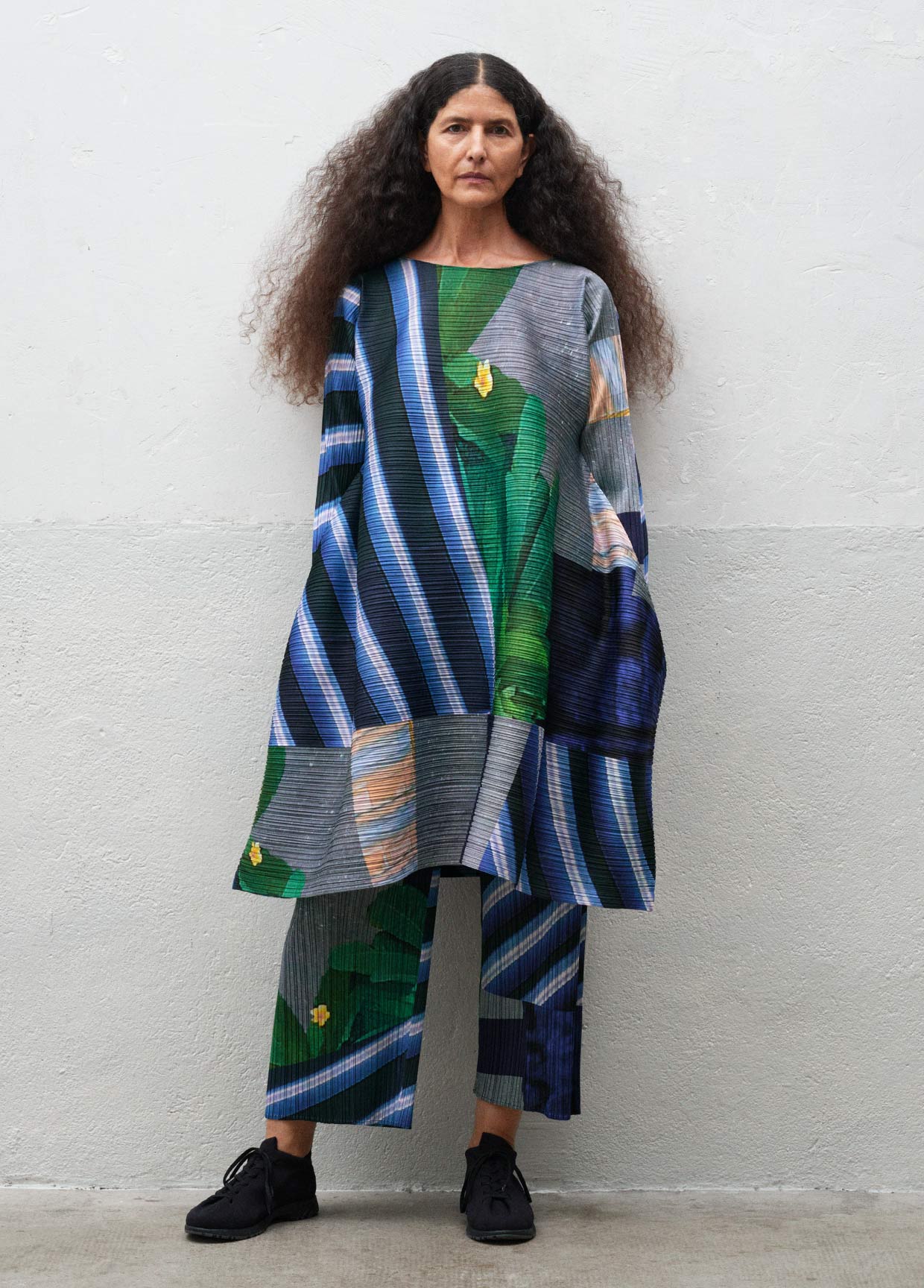 PLEATS PLEASE ISSEY MIYAKE LOOK 05 – isseymiyake.com