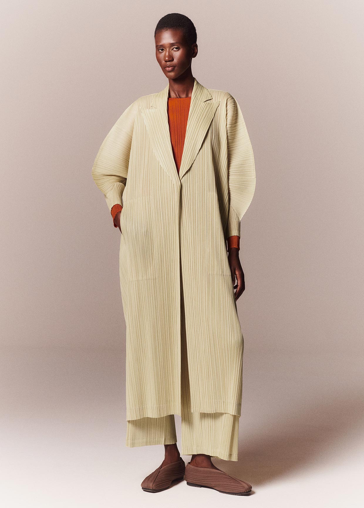 ISSEY MIYAKE PLEATS PLEASE 長袖 PLEATS PLEASE ISSEY MIYAKE LOOK 47 – isseymiyake.com