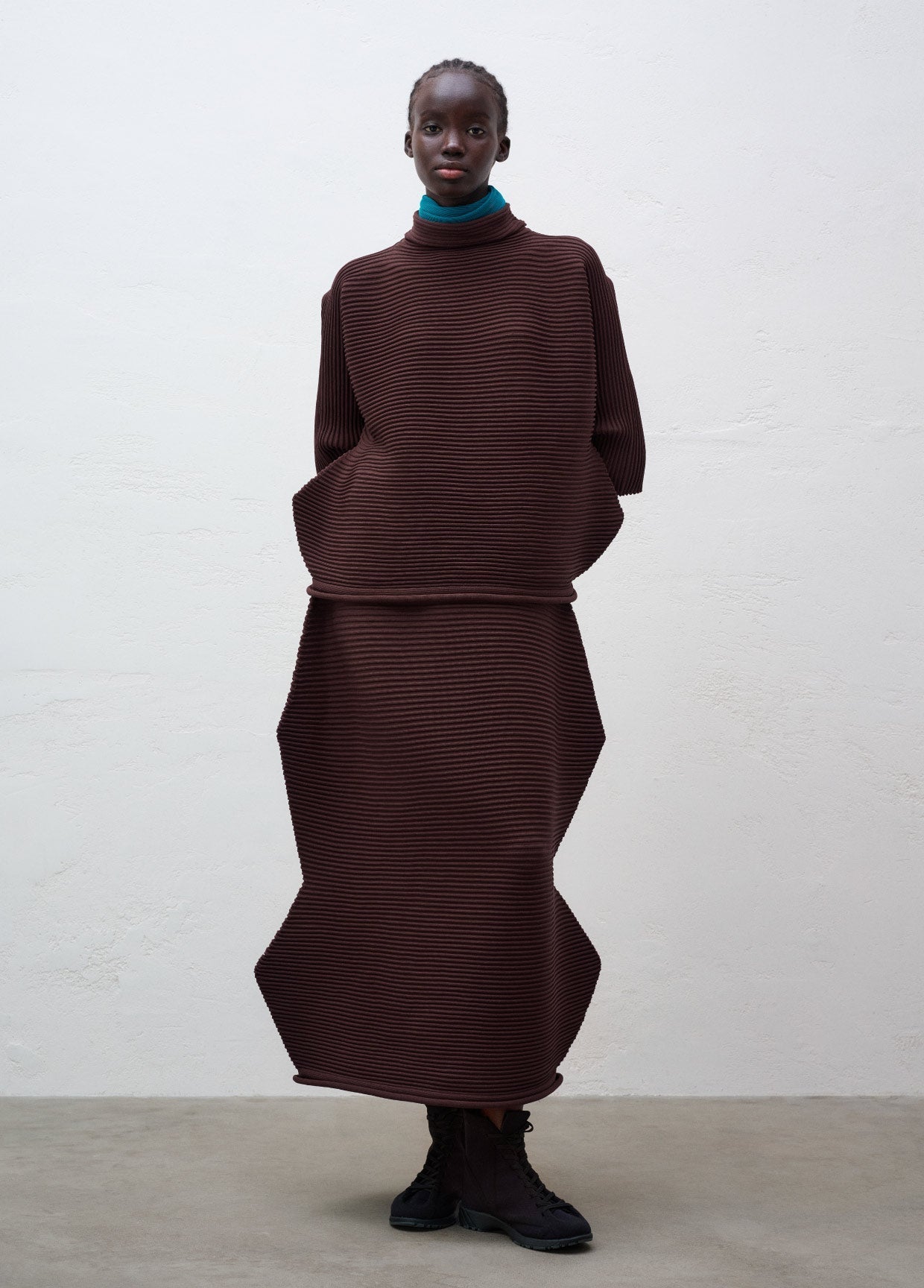 【新品未使用品】手ぬぐい　イッセイミヤケ　将棋　PLEATS PLEASE　黒 PLEATS PLEASE ISSEY MIYAKE LOOK 25 – isseymiyake.com