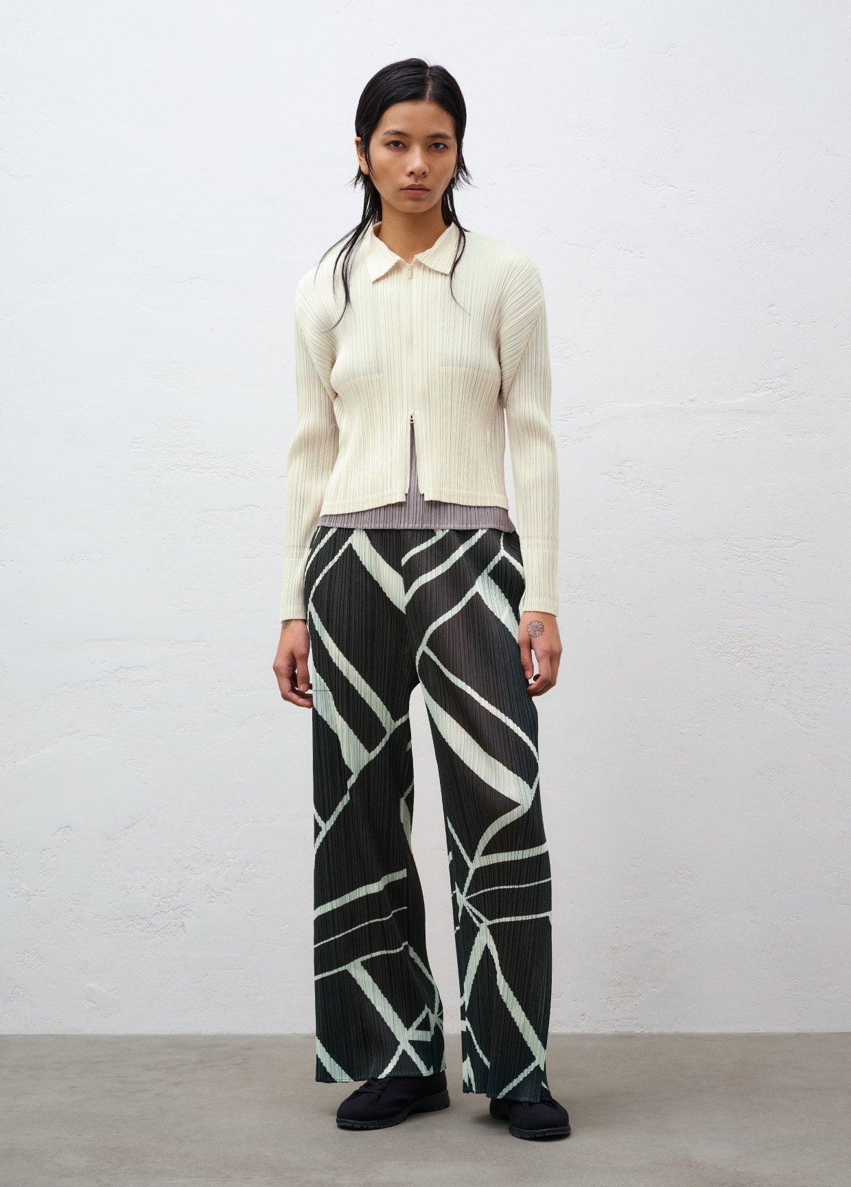イッセミヤケPLEATS PLEATS PLEATS PLEASE ISSEY MIYAKE LOOK 11 – isseymiyake.com