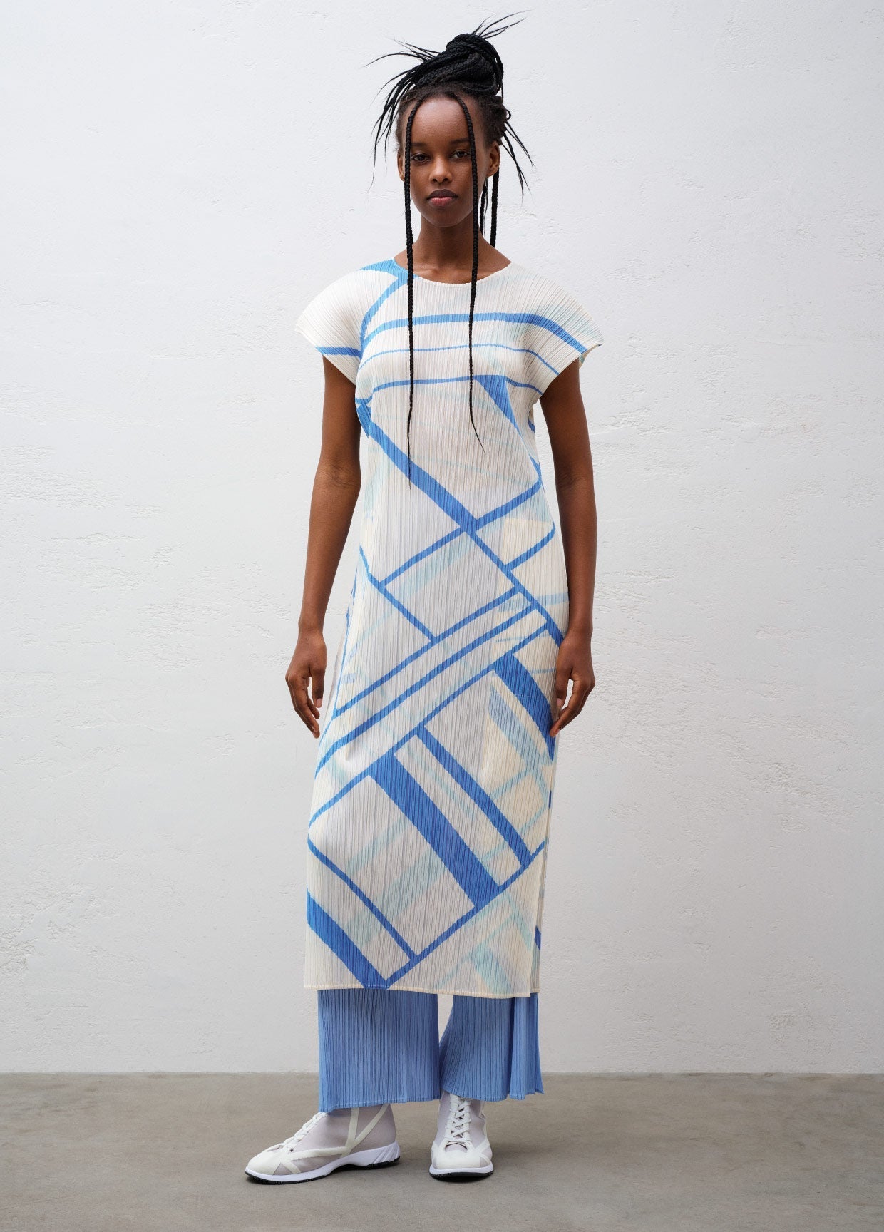 PLEATS PLEASE ISSEY MIYAKE LOOK 13 – isseymiyake.com