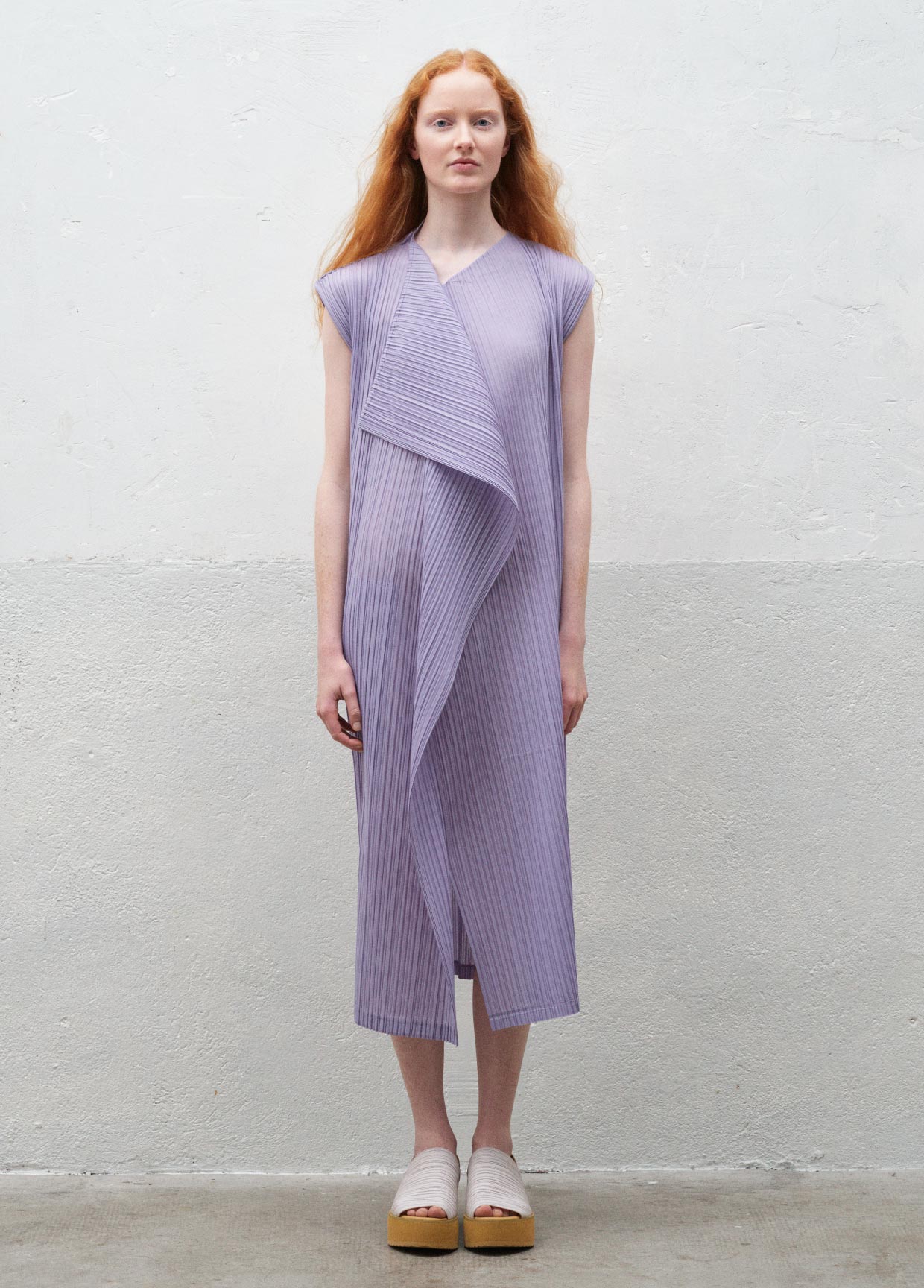 PLEATS PLEASE ISSEY MIYAKE LOOK 24 – isseymiyake.com