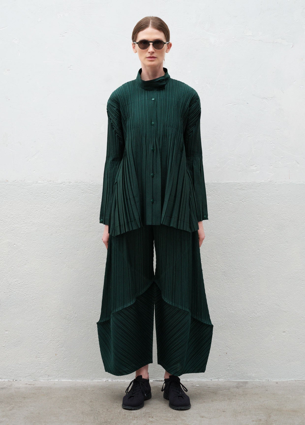 PLEATS PLEASE ISSEY MIYAKE LOOK 25 – isseymiyake.com